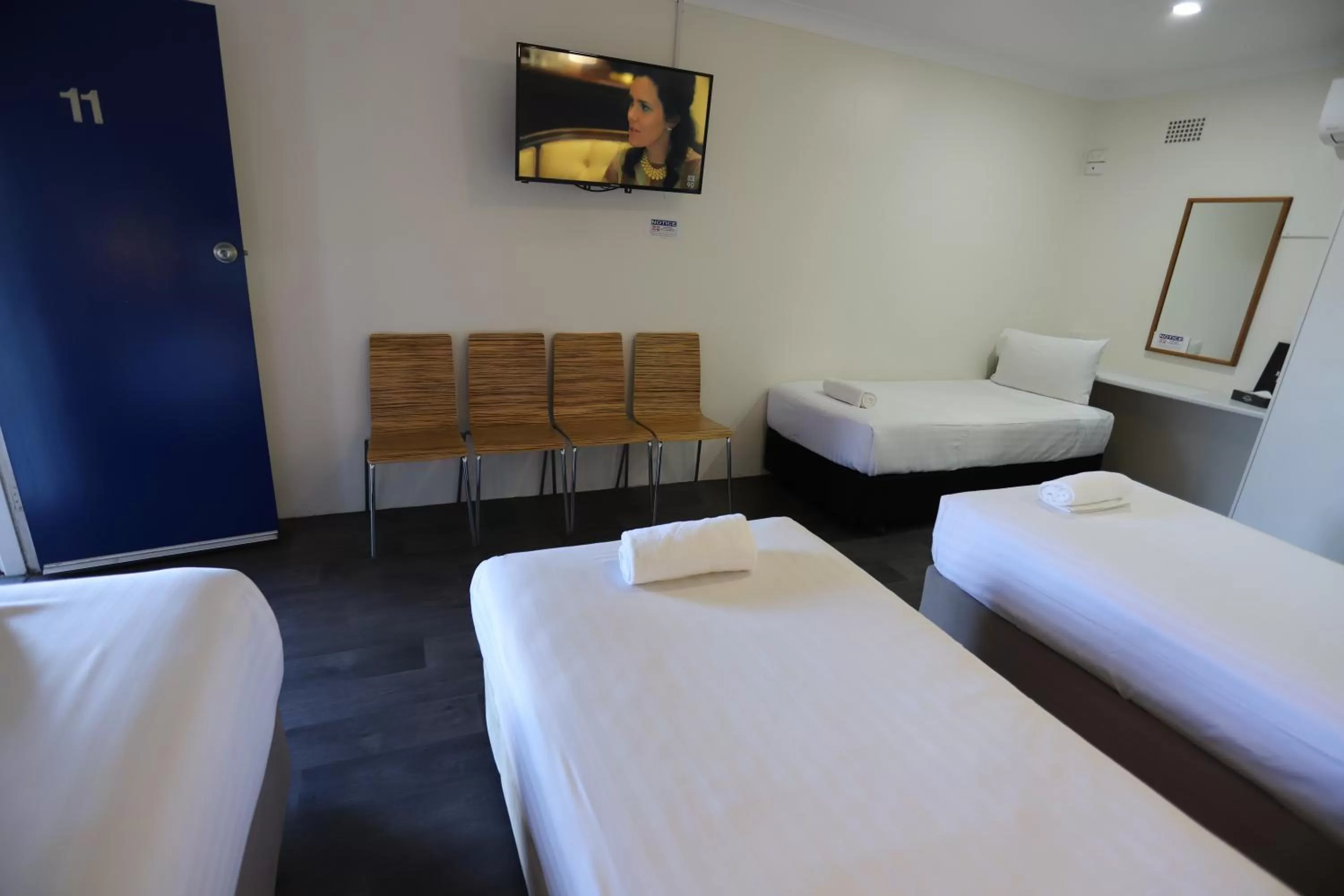 Bed in Reign Inn Newcastle