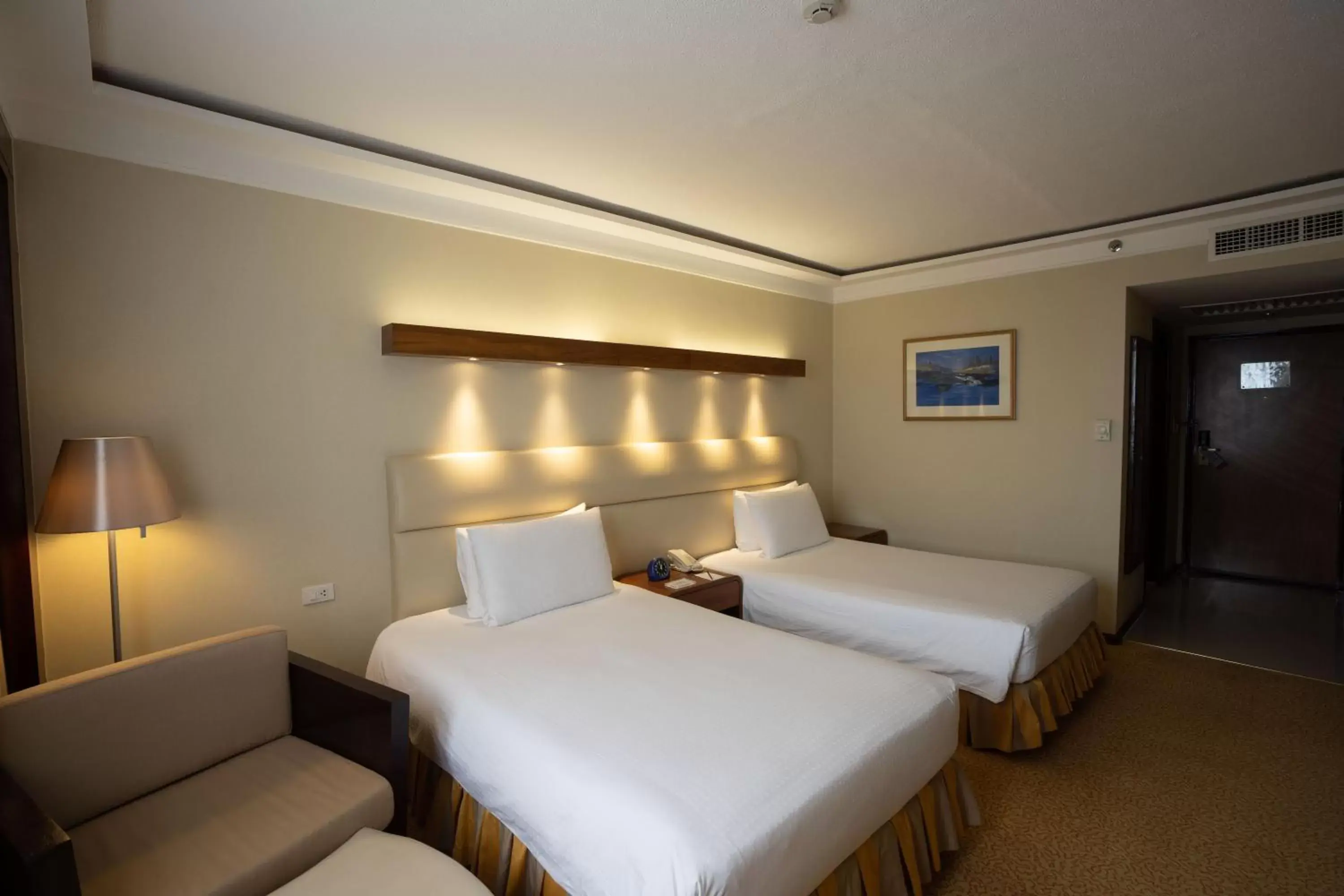 Deluxe Double or Twin Room with Sea View in Marco Polo Plaza Cebu Deluxe Double or Twin Room with Sea View in Marco Polo Plaza Cebu