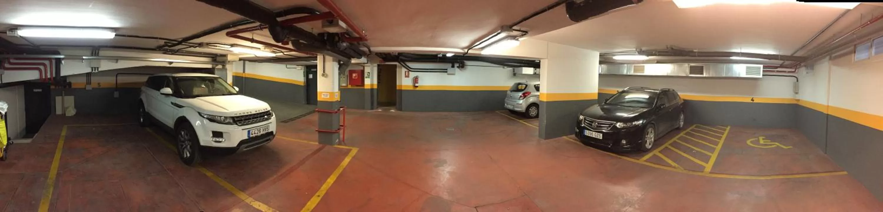 Parking in Hotel Barajas Plaza