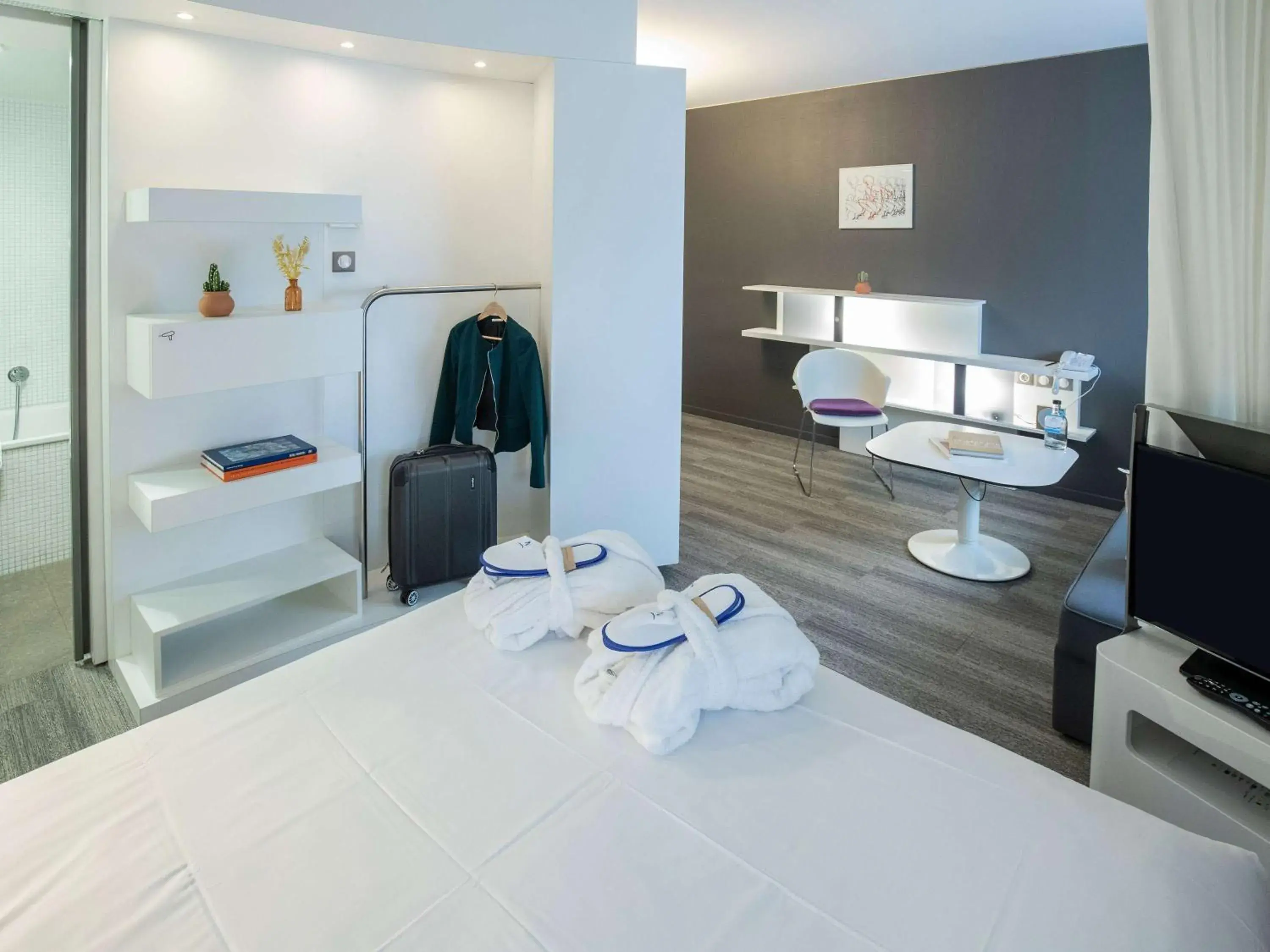 Executive Suite with One Double Bed and One Single Bed in Novotel Suites Luxembourg Executive Suite with One Double Bed and One Single Bed in Novotel Suites Luxembourg
