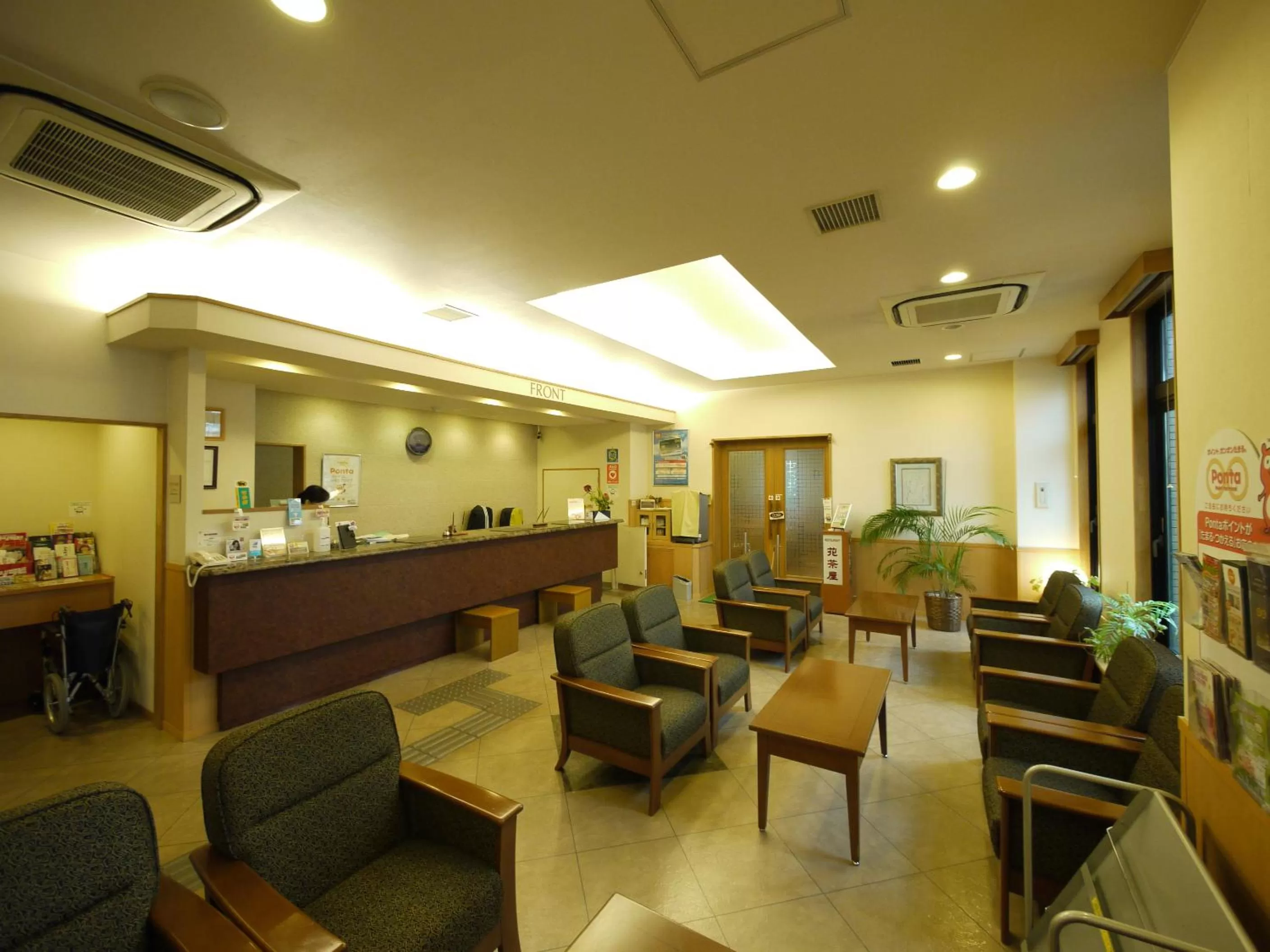 Lobby or reception in Hotel Route-Inn Tsubamesanjo Ekimae