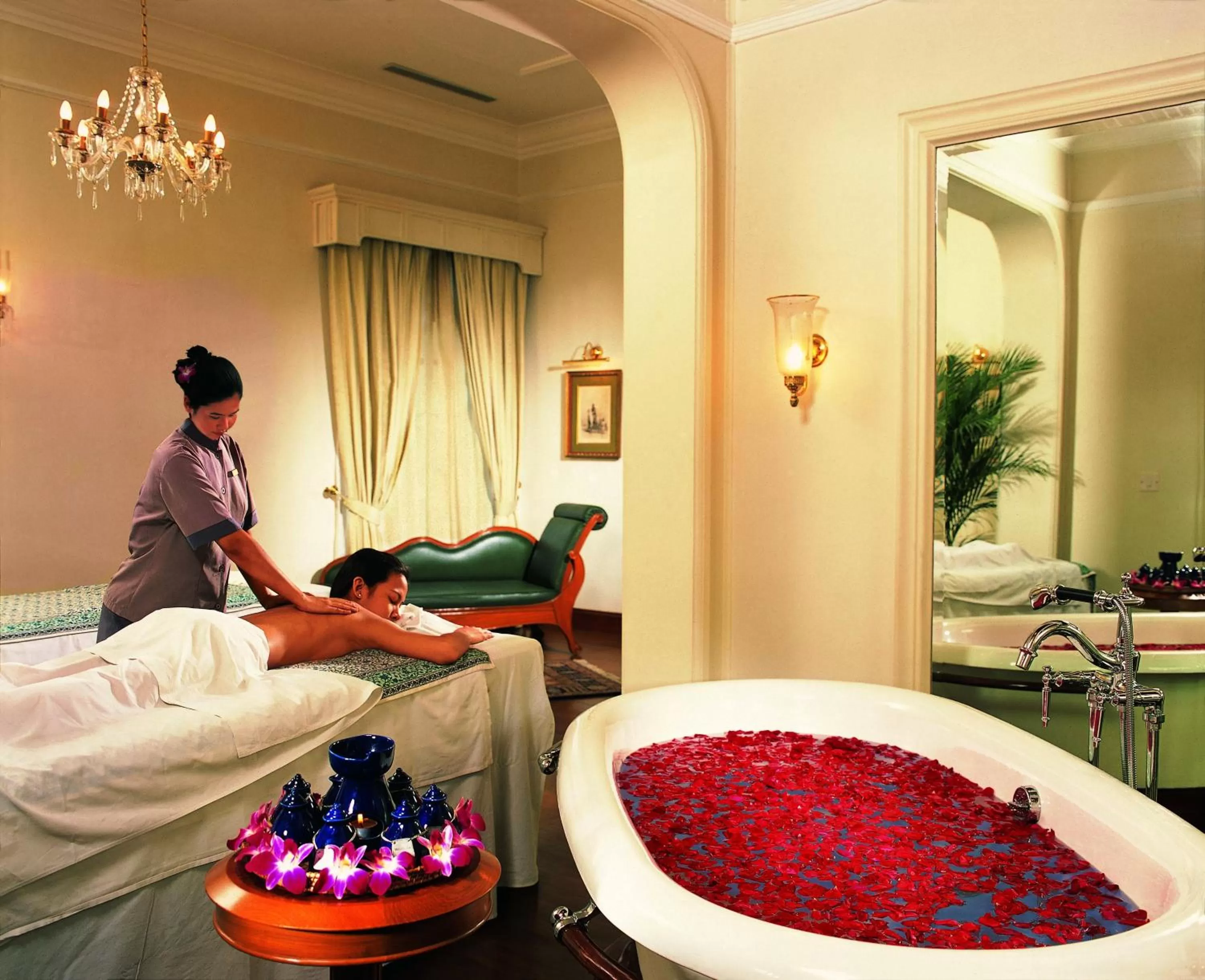 Spa and wellness centre/facilities in The Oberoi Grand Kolkata