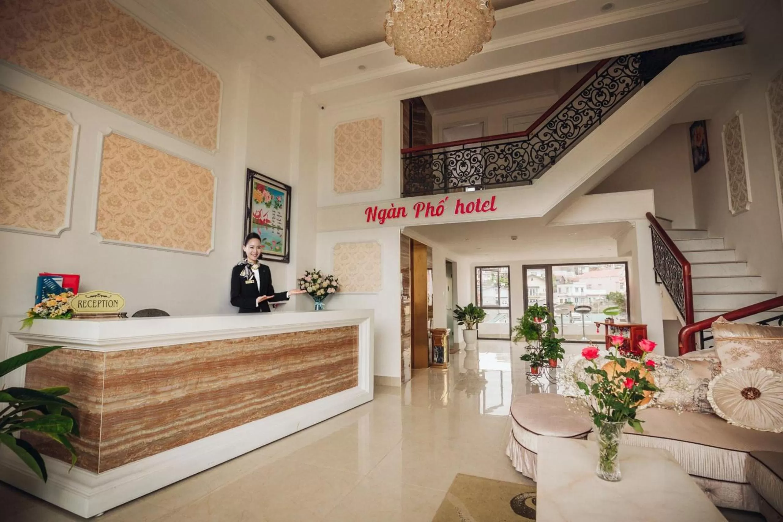 Staff in Ngàn Phố Studio & Love Hotel