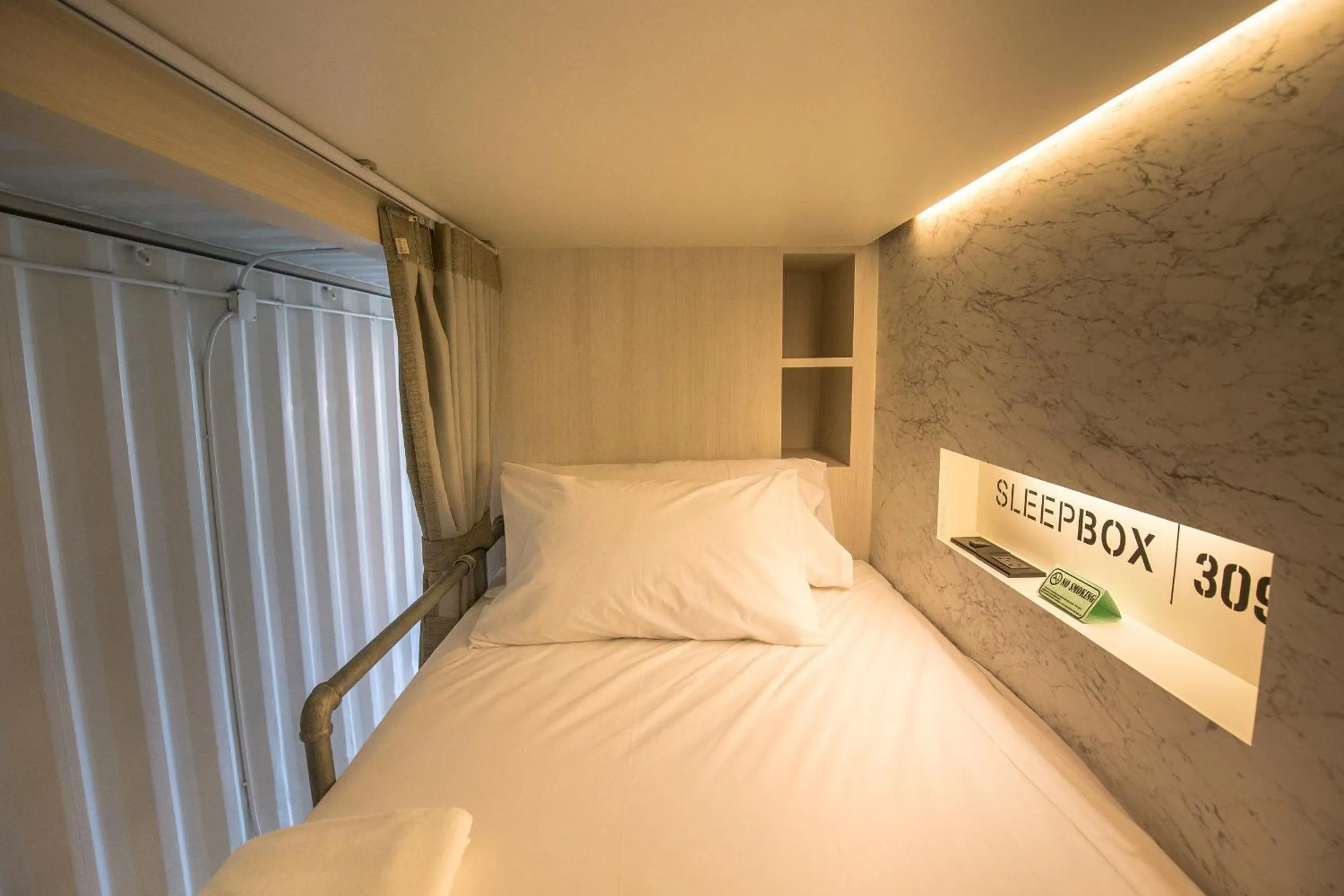 bunk bed, Bed in Sleep Box Hotel Sukhumvit 22