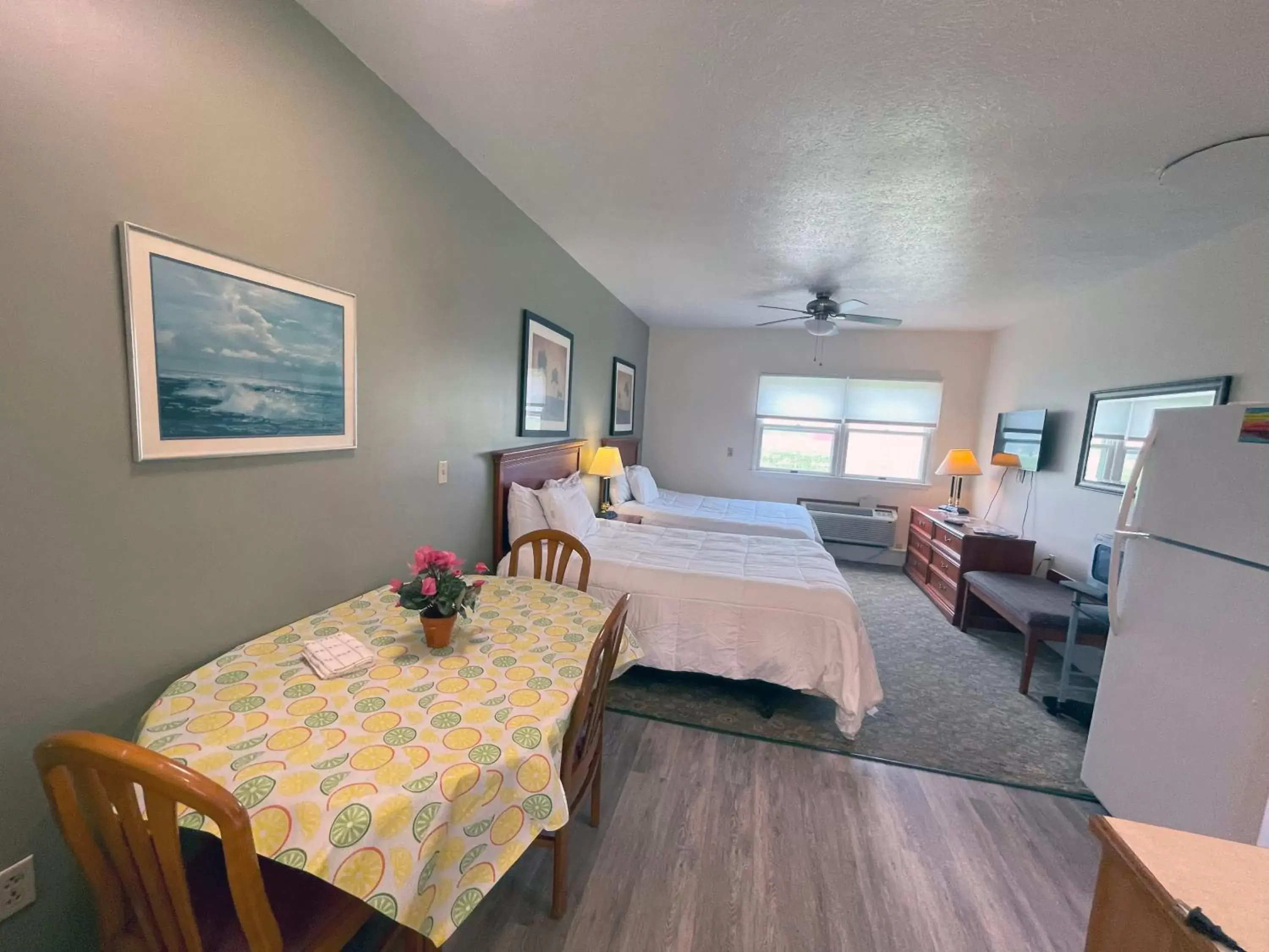 Suite with Pool View in Plantation Motel Suite with Pool View in Plantation Motel