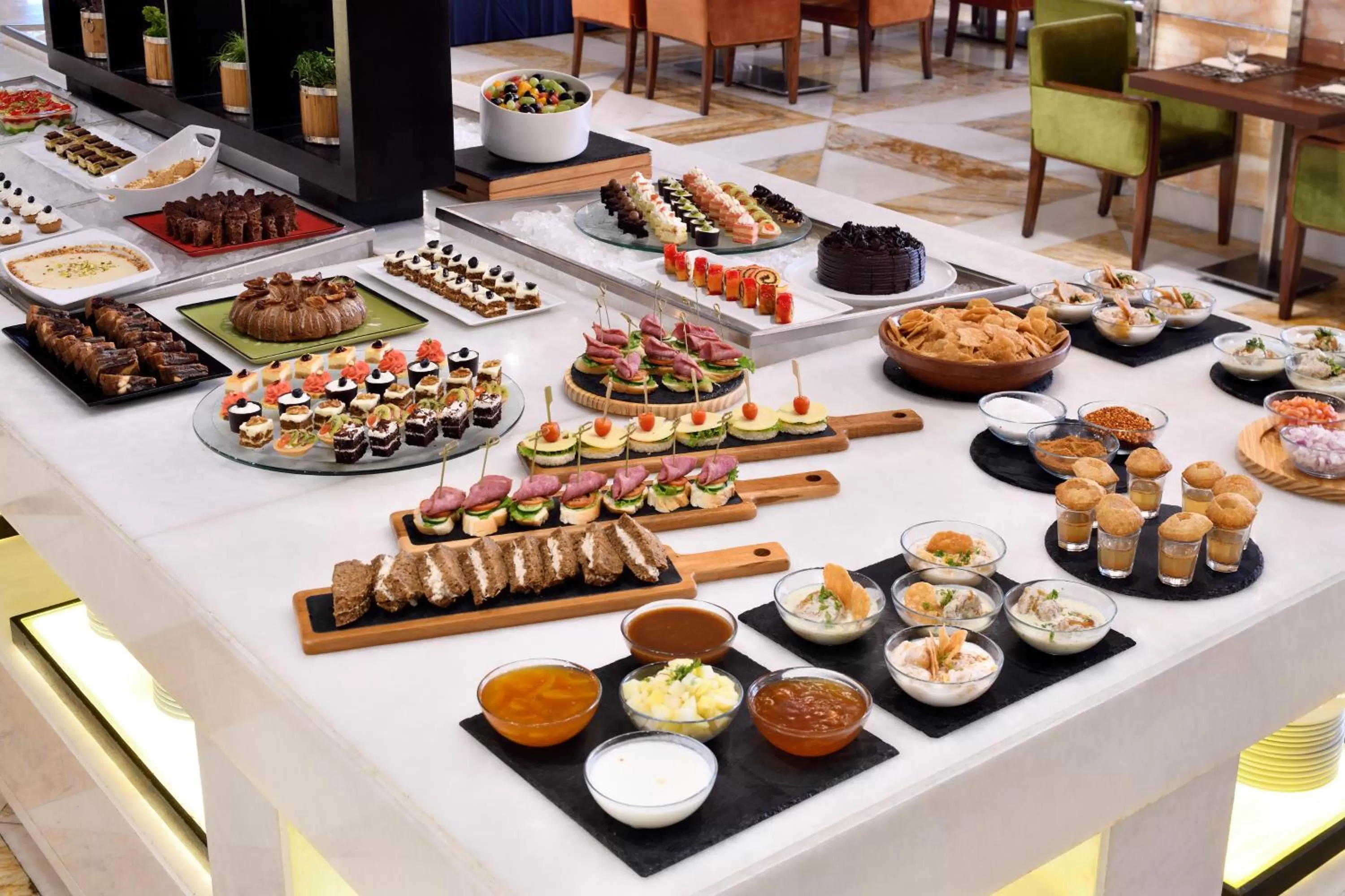 Restaurant/places to eat in Mövenpick Hotel Karachi