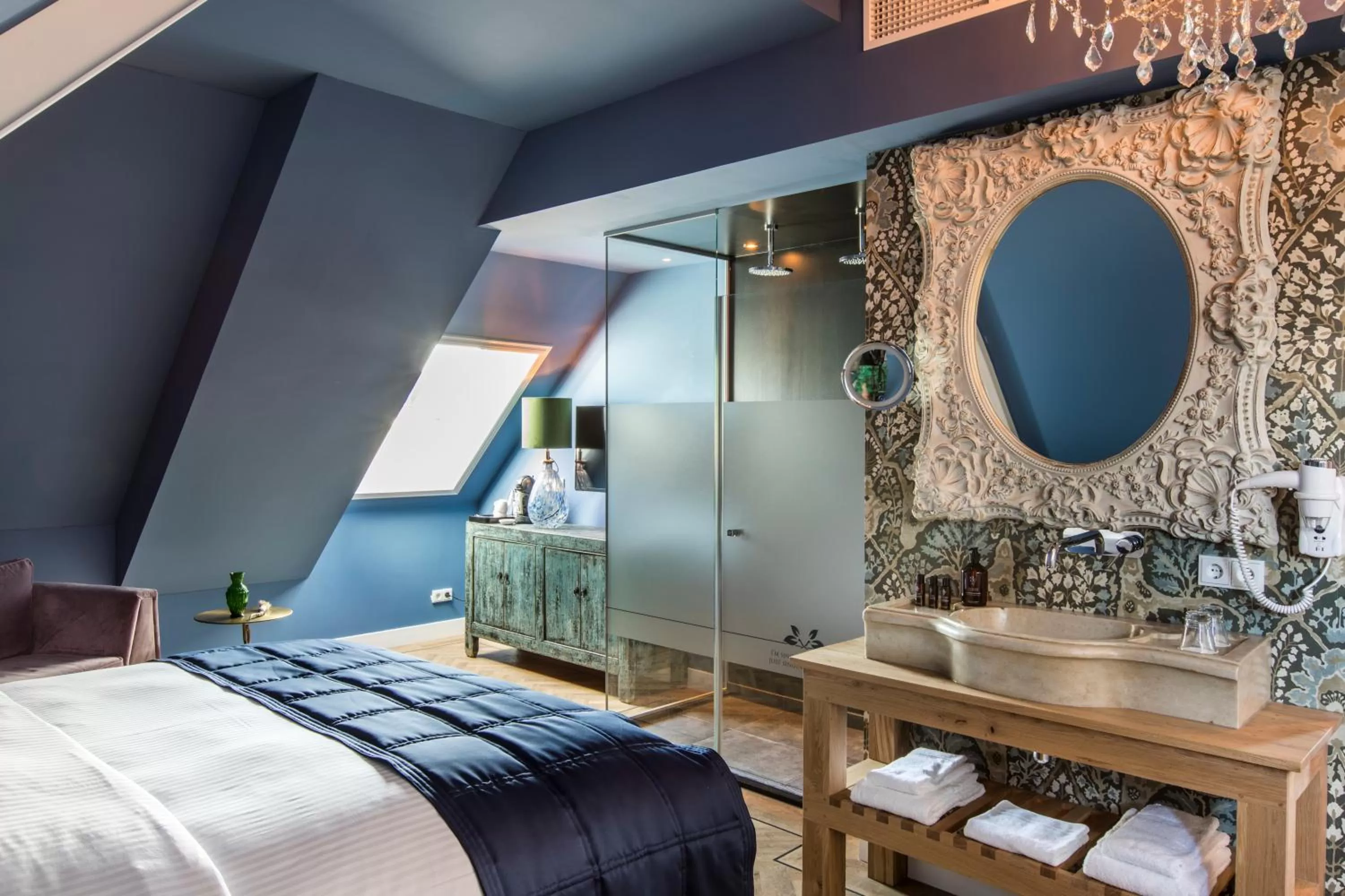 Shower, Bed in Boutiquehotel 't Gerecht