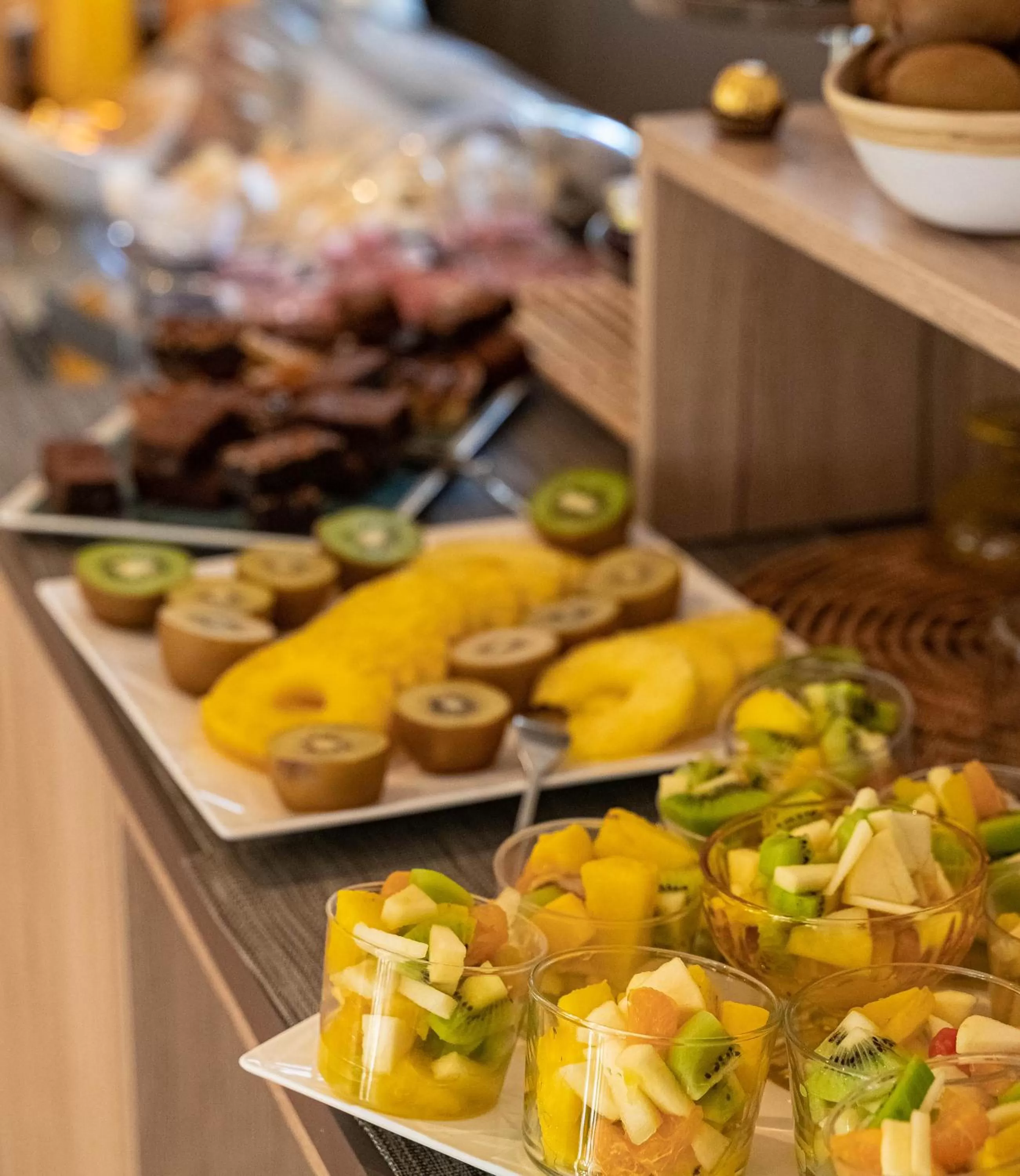 Breakfast in Le Confidentiel Hôtel & SPA