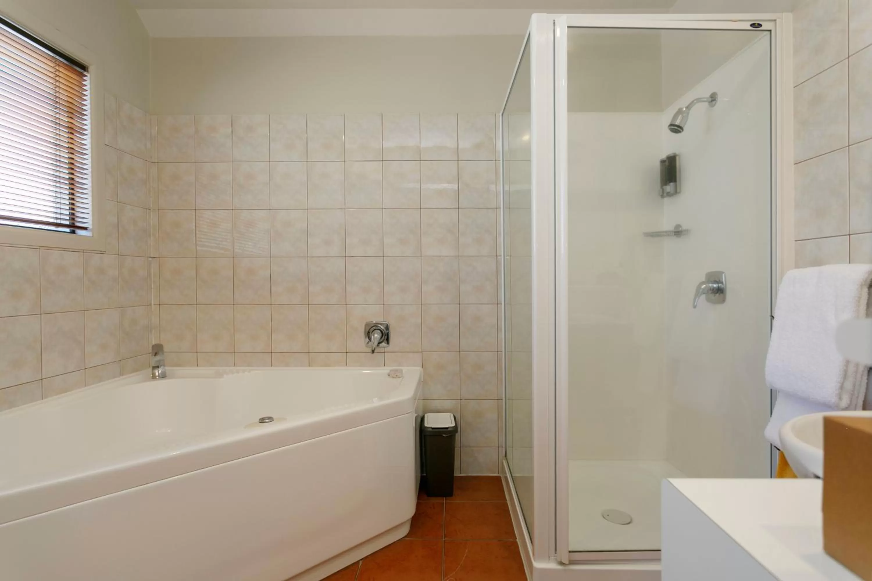 Bathroom in Baycrest Thermal Lodge