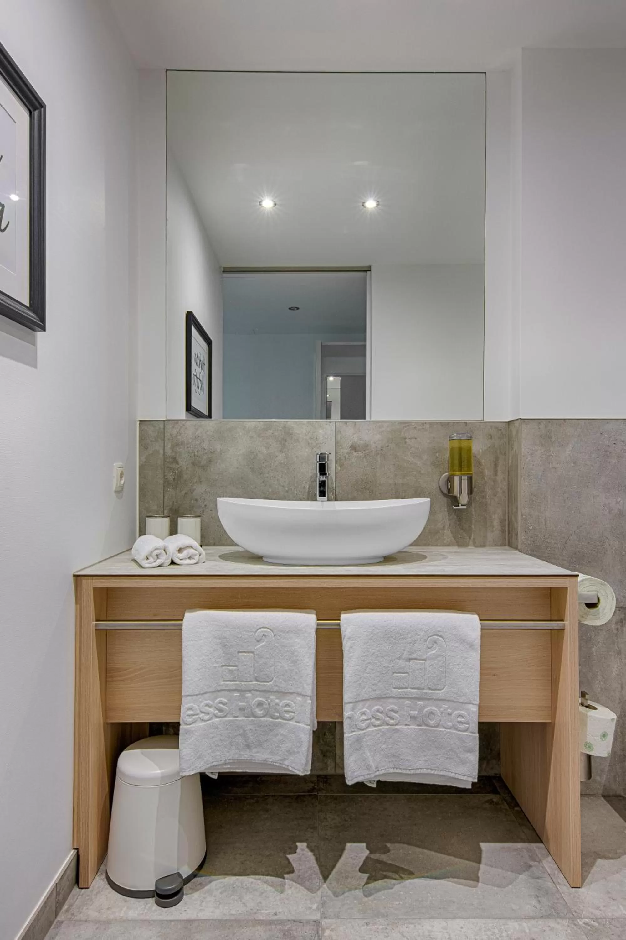 Bathroom in Business Hotel Maier - kontaktloser Check-in