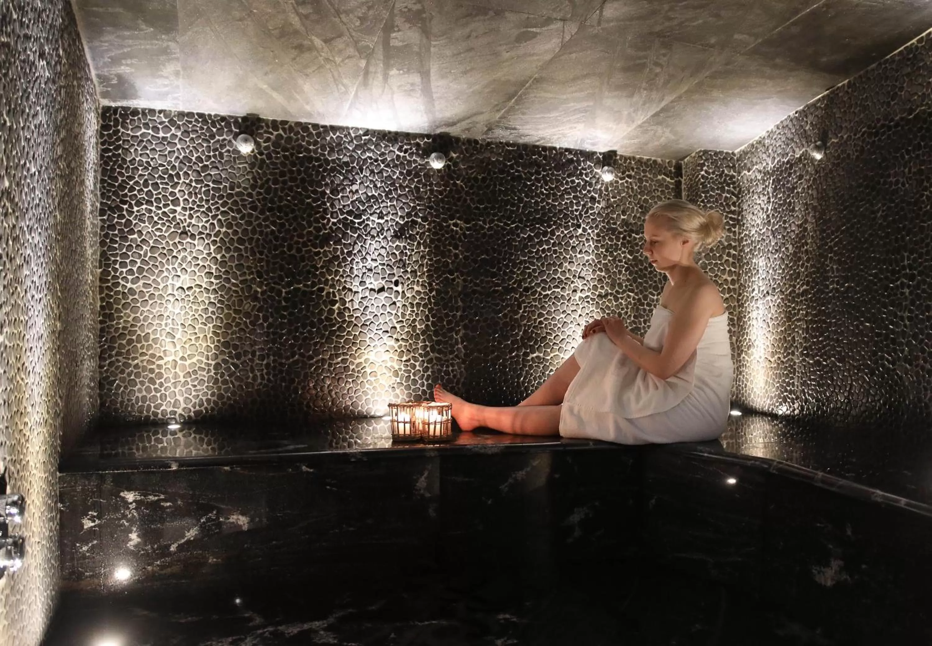 Public Bath in Hotel & Spa Resort Järvisydän