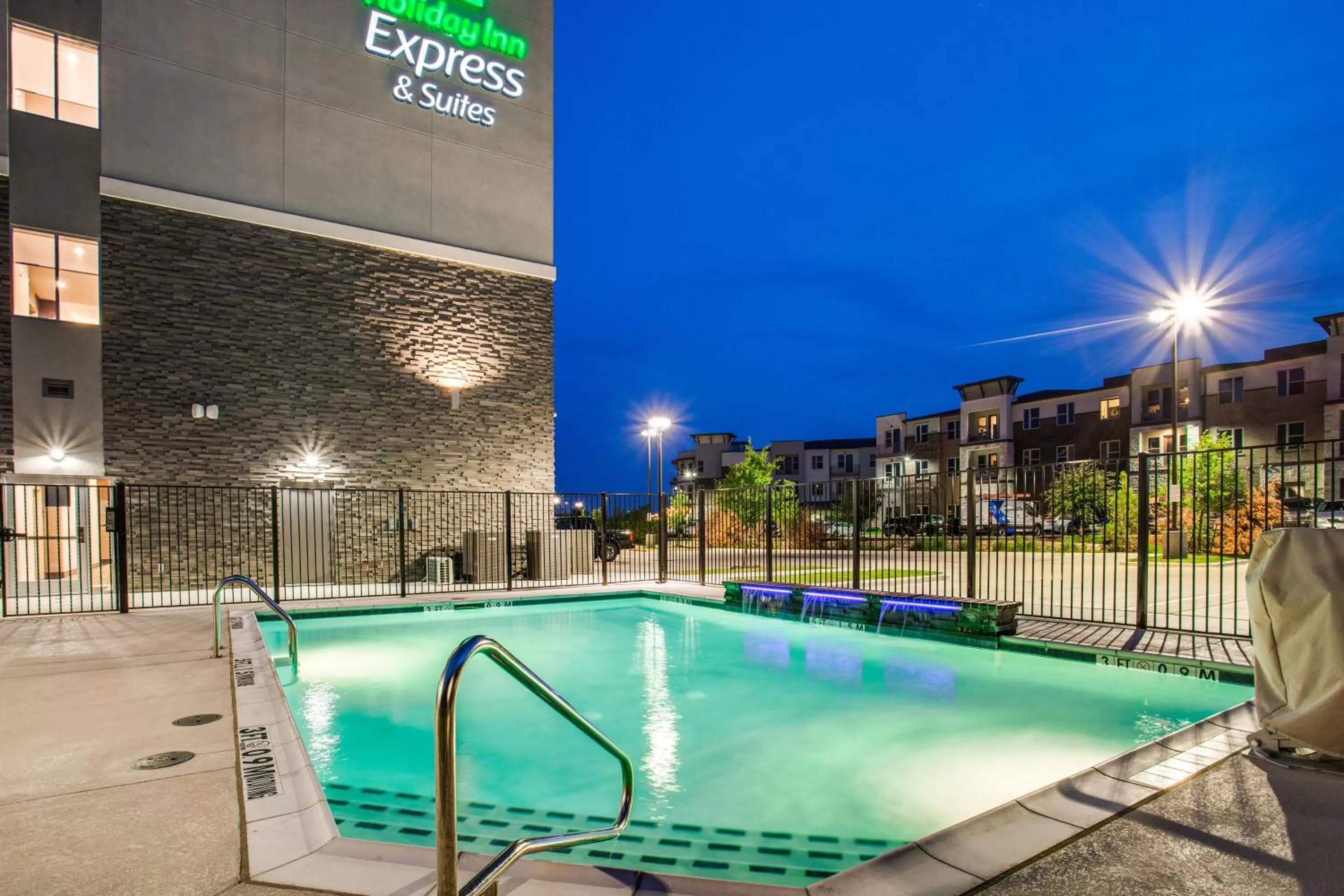 Swimming pool in Holiday Inn Express & Suites - Denton South by IHG