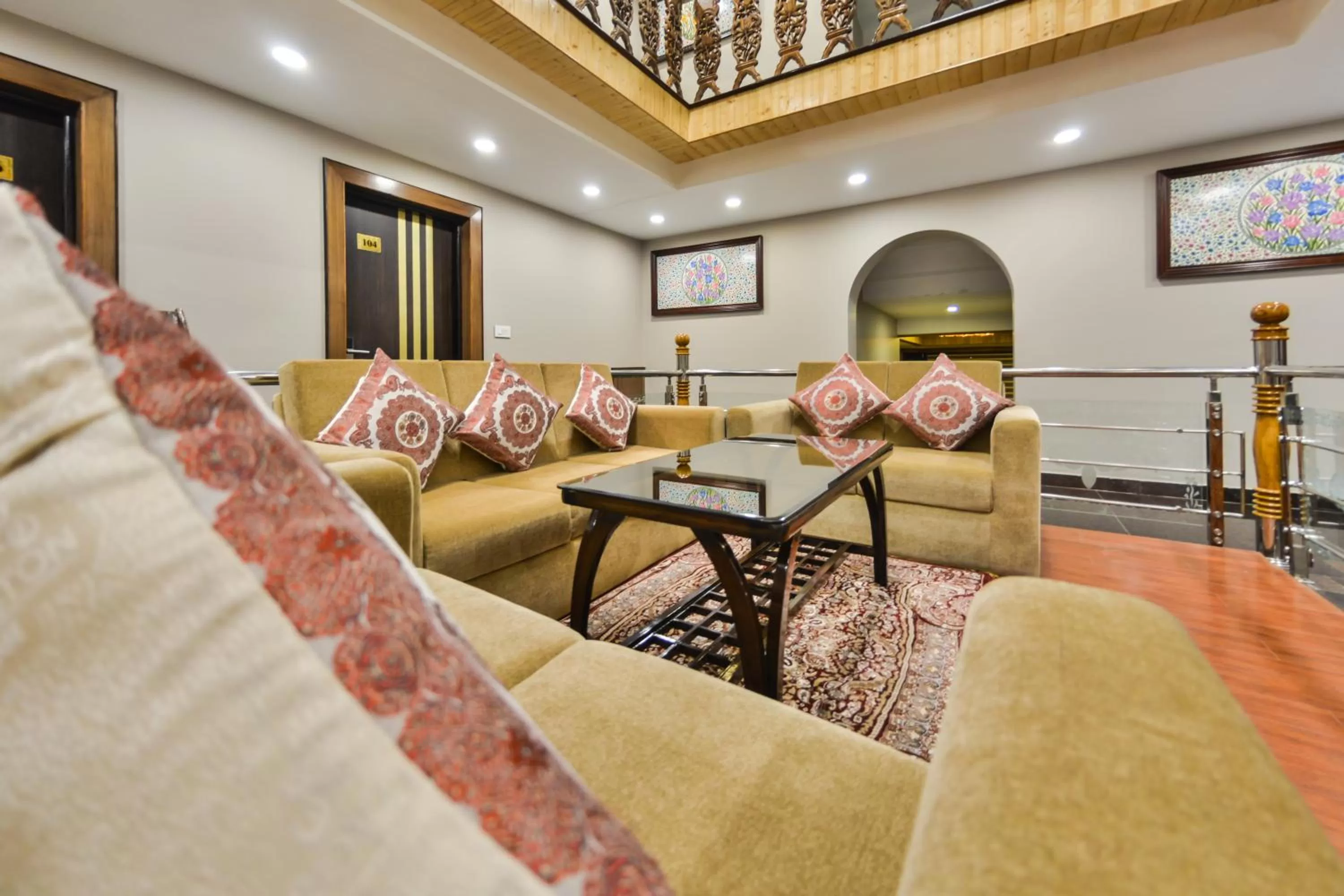 Lounge or bar, Seating Area in Royal Hillton Pahalgam