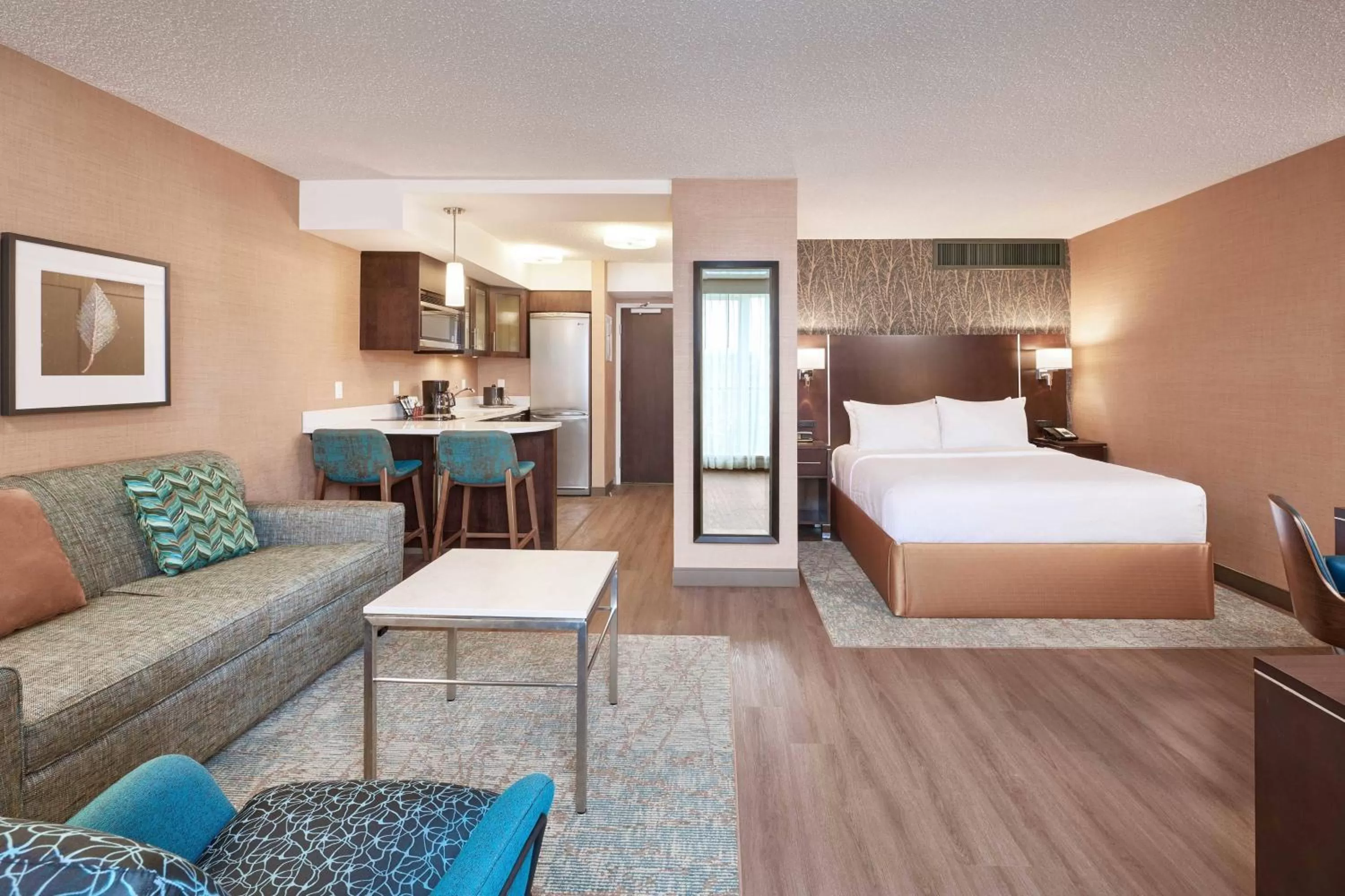 Photo of the whole room, Bed in Residence Inn by Marriott Vancouver Downtown