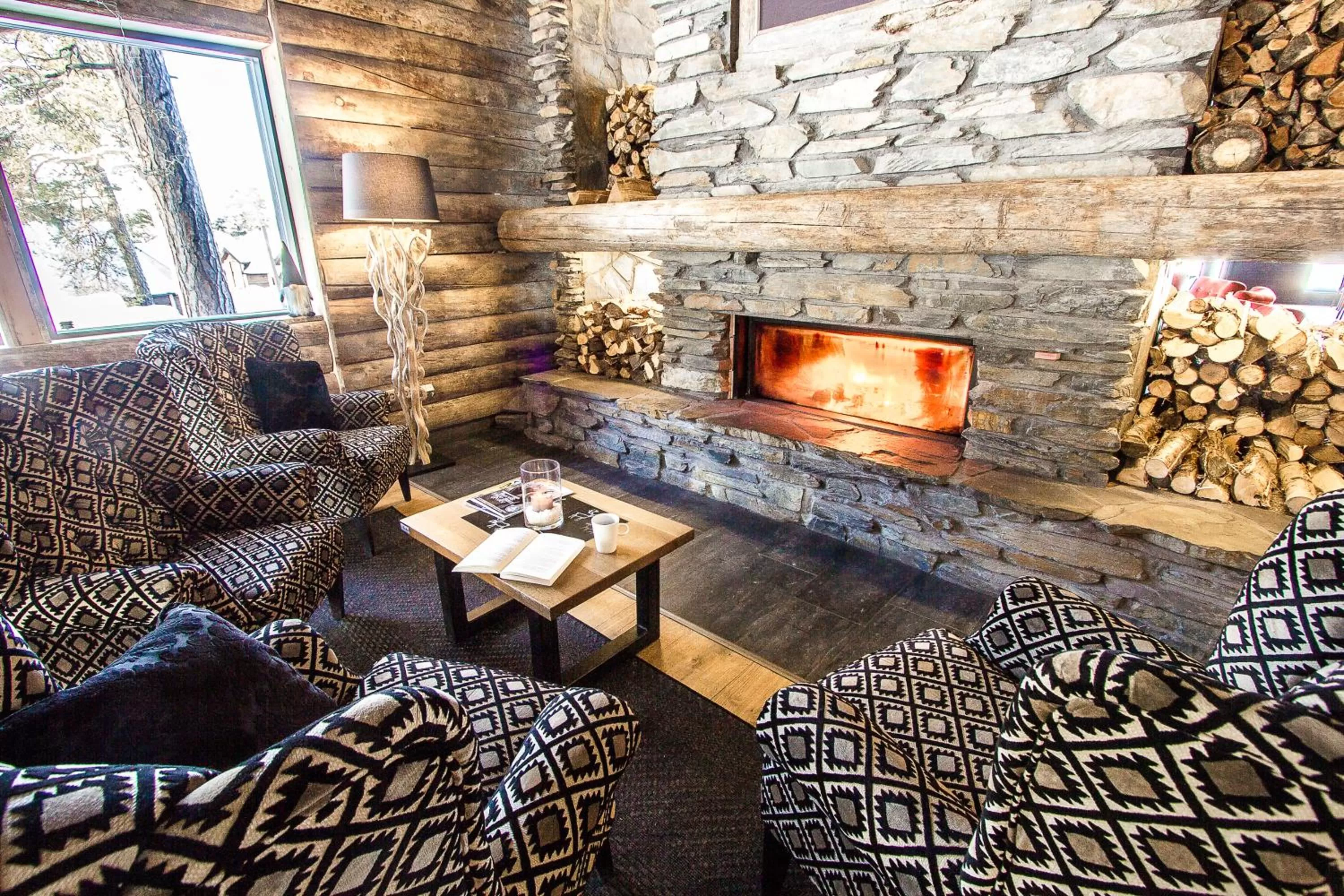 Lounge or bar in Wilderness Hotel Inari & Igloos