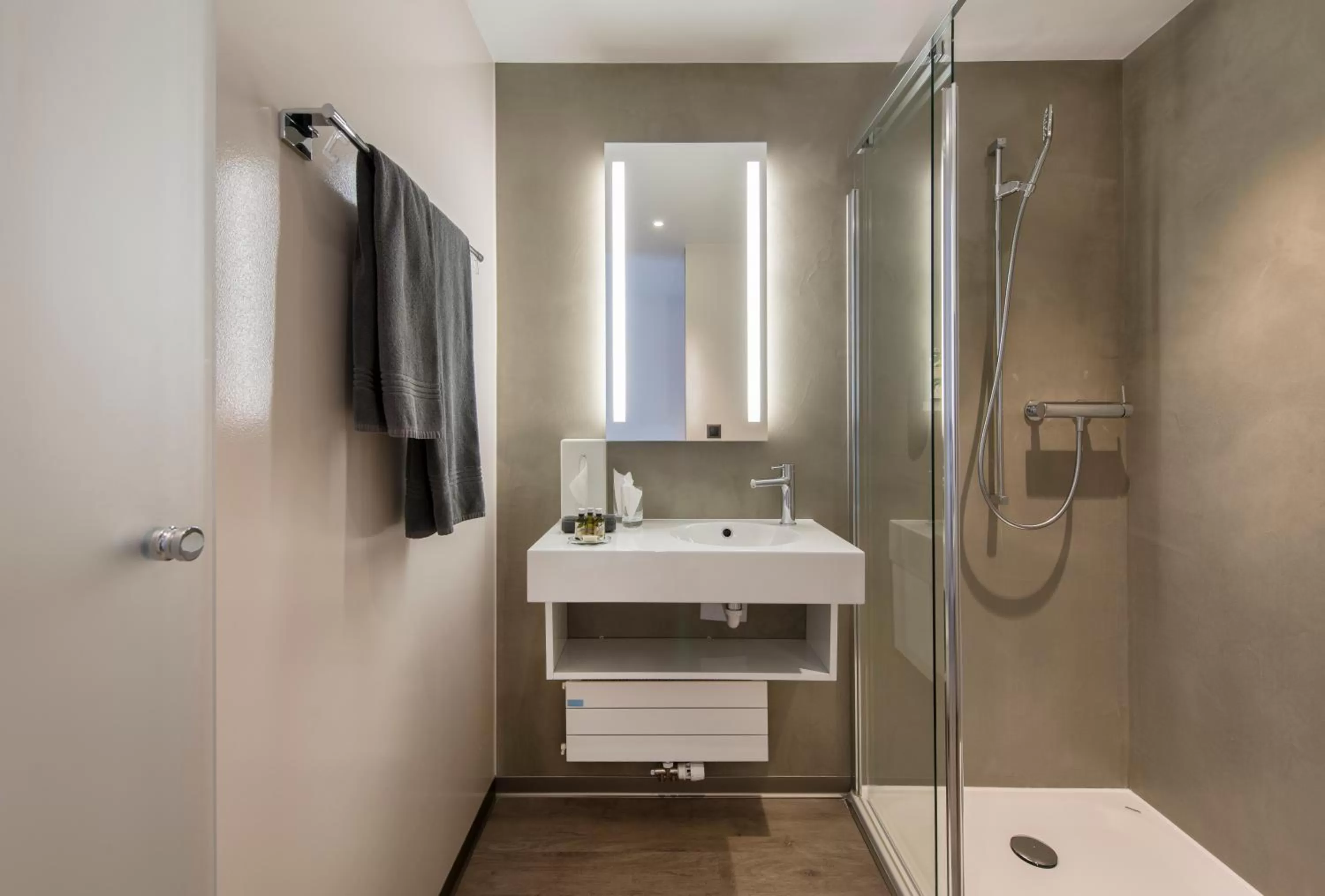 Bathroom in Hôtel du Théâtre, Boutique Hôtel