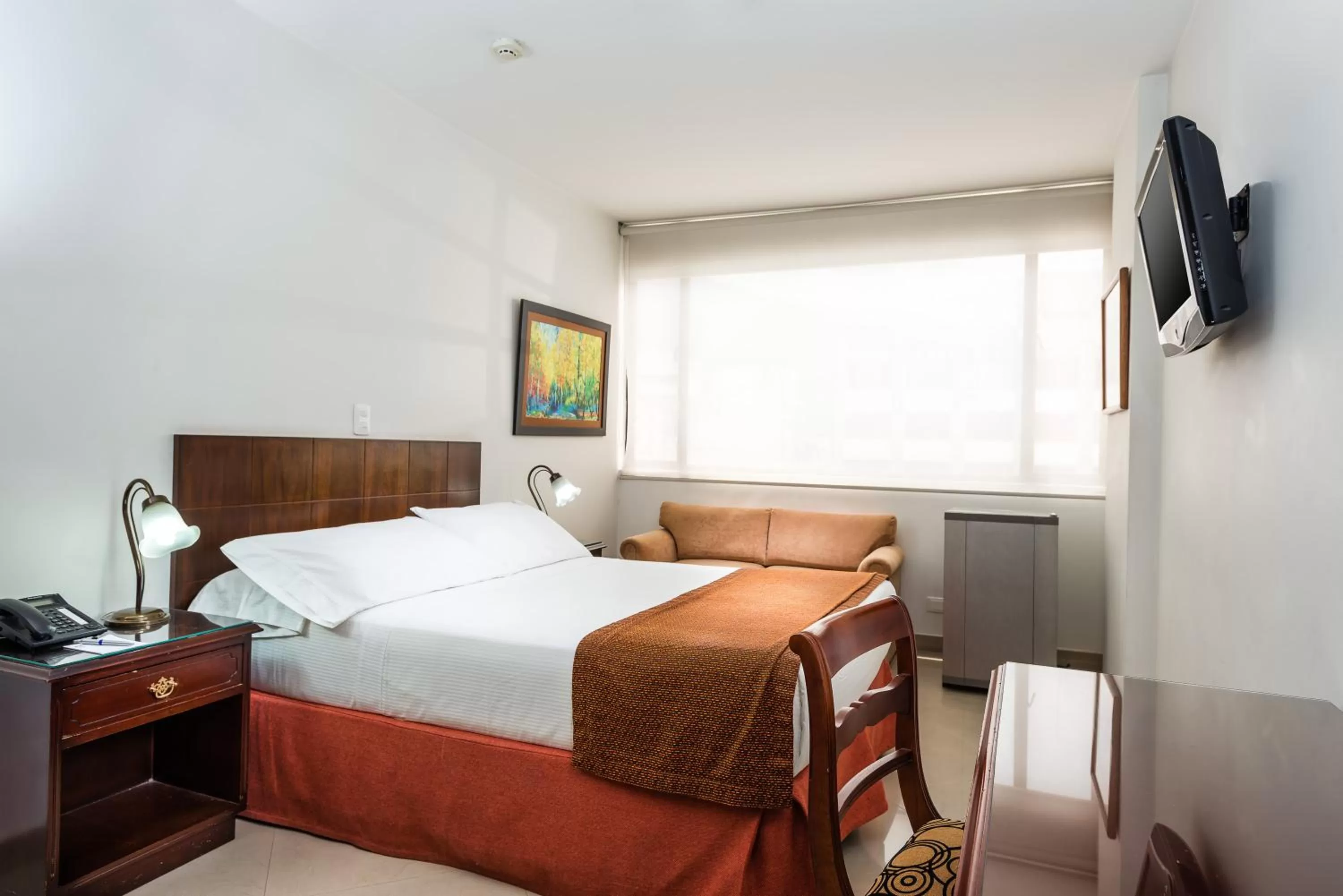 Bedroom, Bed in Hotel Dann Combeima