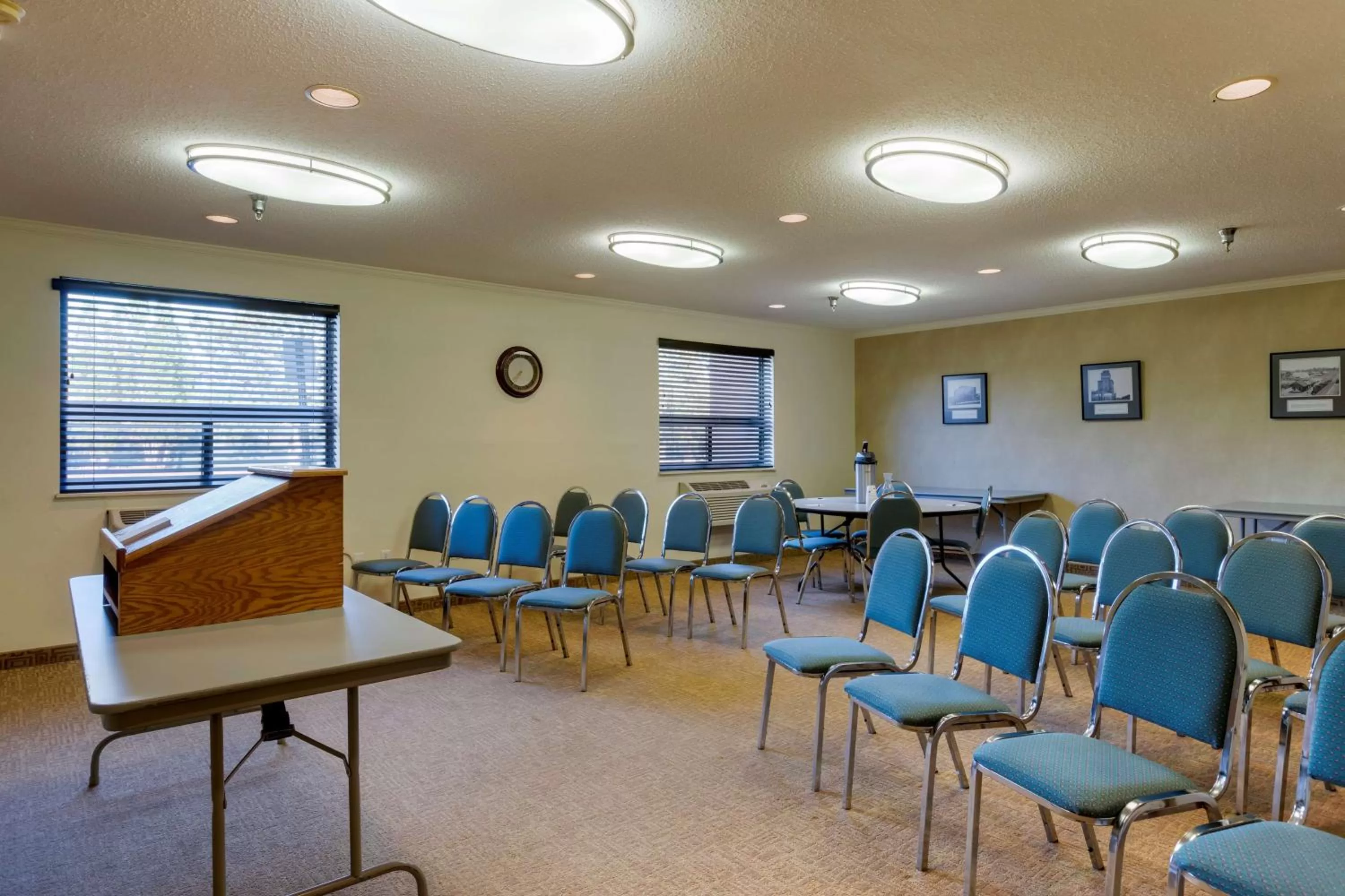 Meeting/conference room in Best Western Davison Inn