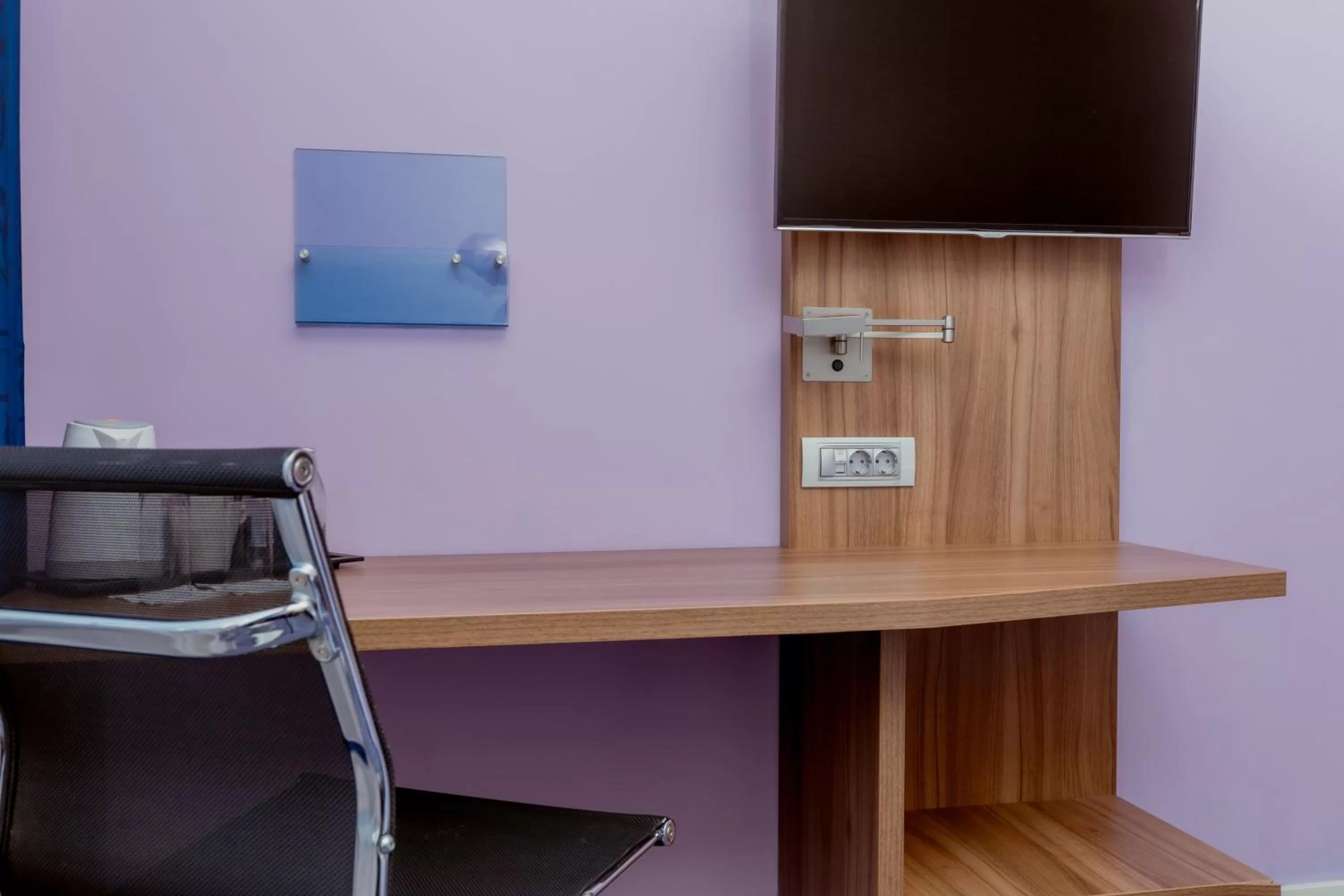 TV and multimedia, TV/Entertainment Center in Holiday Inn Express Belgrade - City, an IHG Hotel