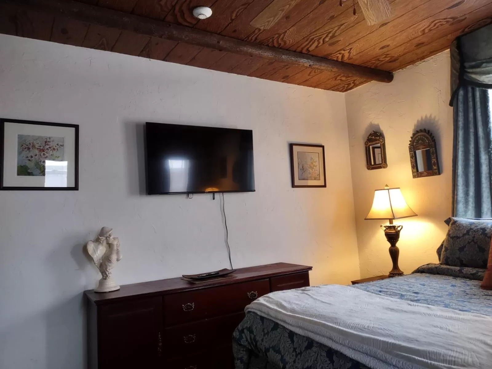 TV and multimedia, Bed in The King George Inn