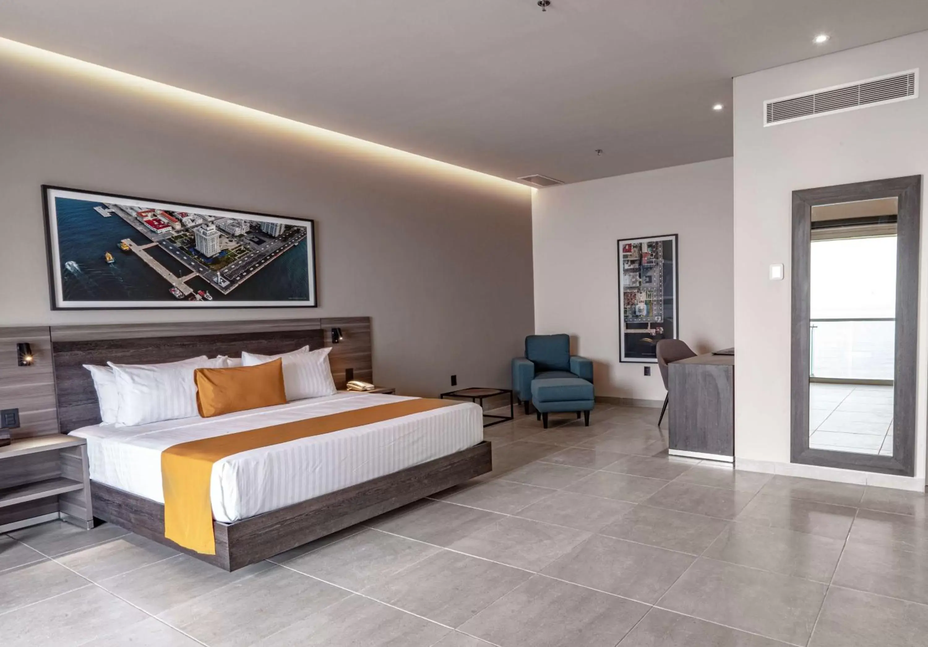 King Suite with Sofa Bed and Ocean View in Best Western Plus Riviera Veracruz King Suite with Sofa Bed and Ocean View in Best Western Plus Riviera Veracruz