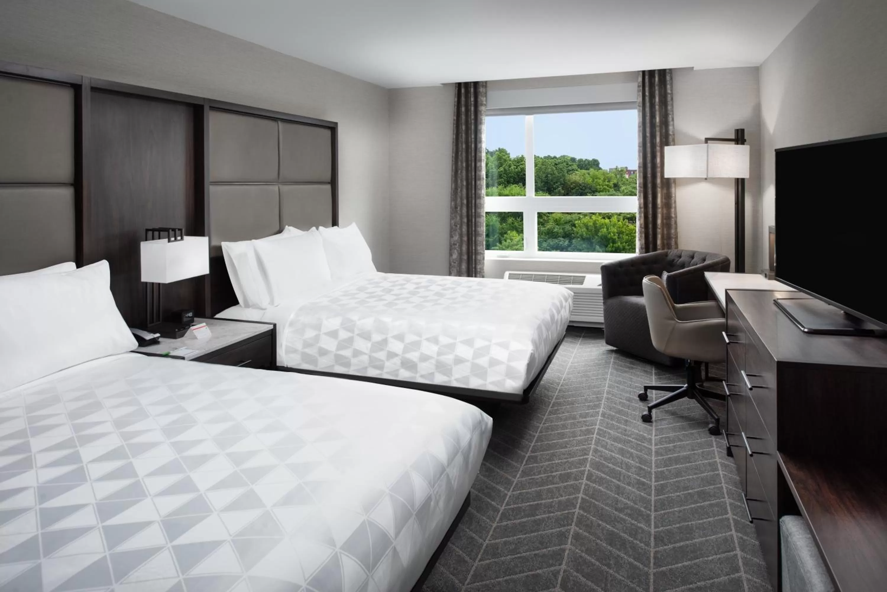 Photo of the whole room, Bed in Holiday Inn Boston Logan Airport - Chelsea by IHG