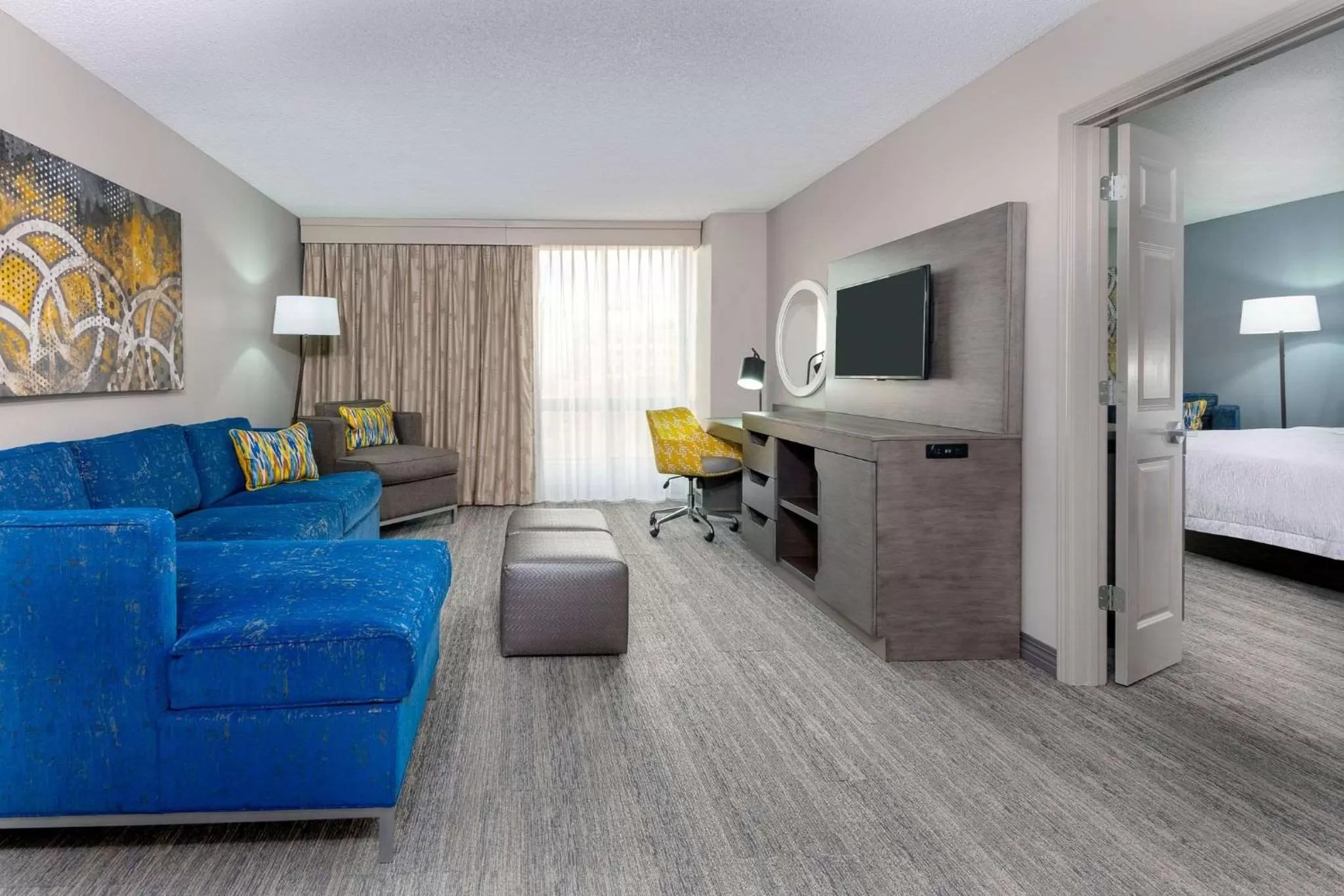 Bedroom, Bed in Hampton Inn & Suites Country Club Plaza