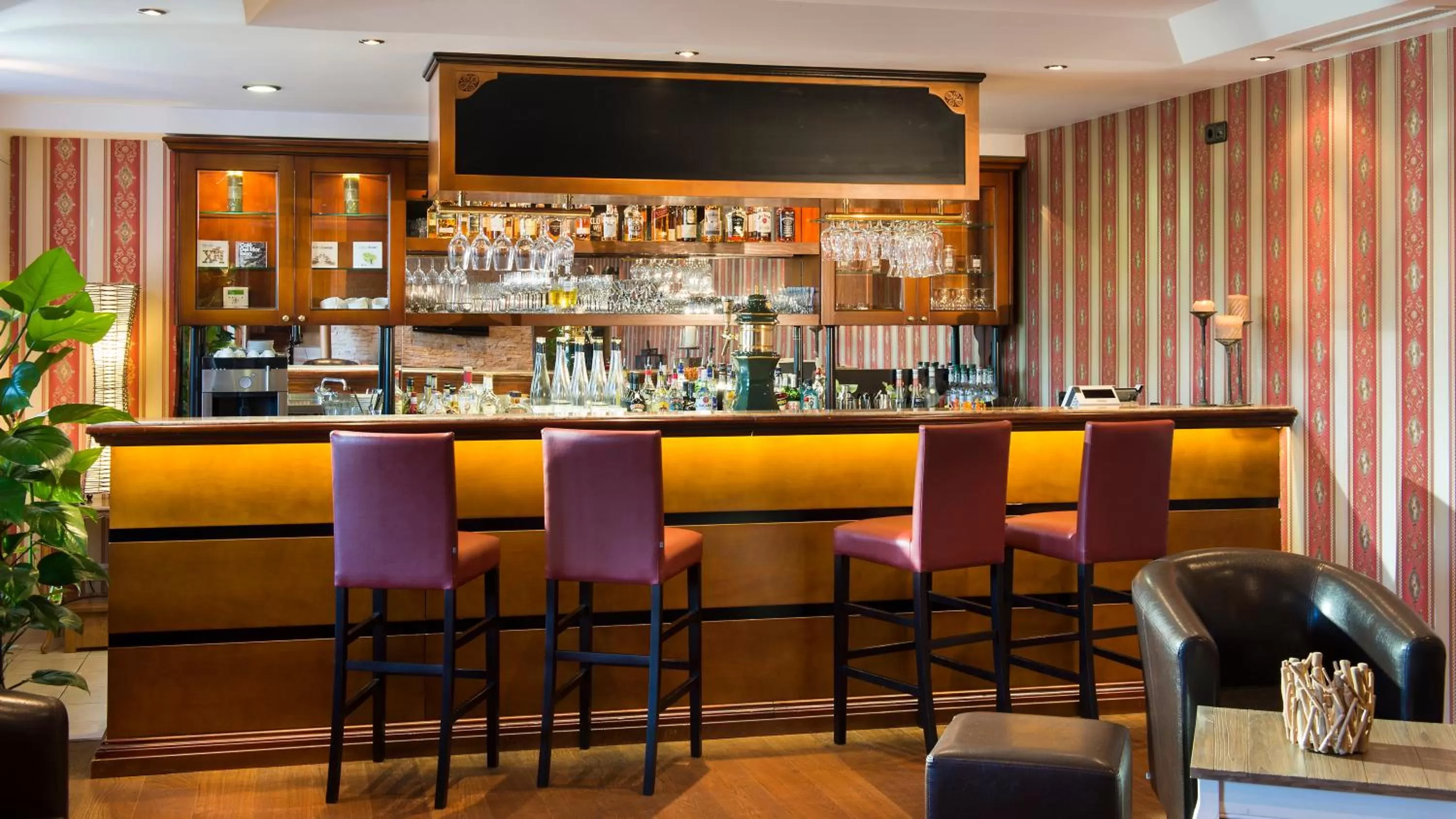 Lounge or bar in Das Palmenwald Schwarzwaldhof, BW Signature Collection