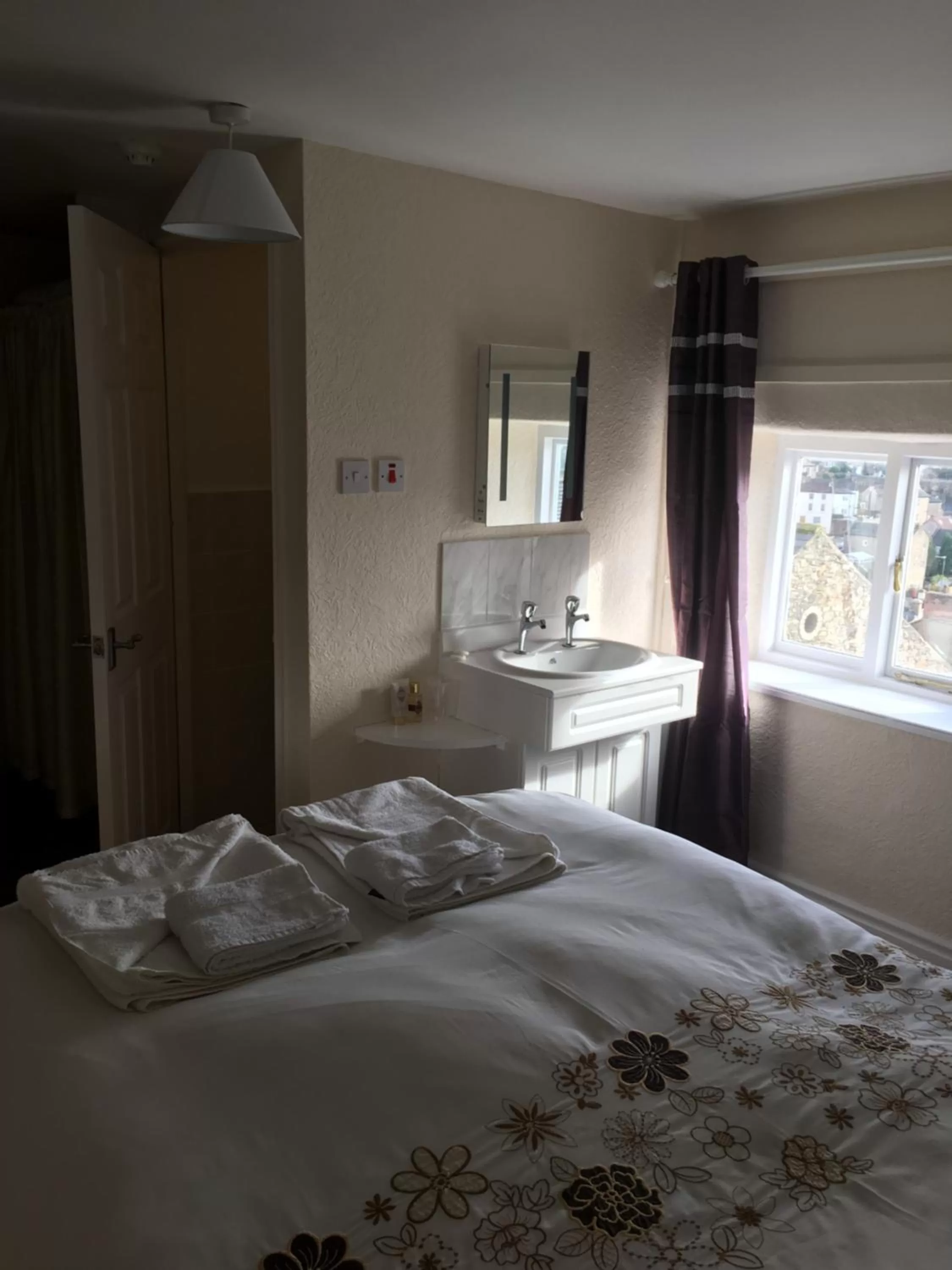 Bedroom in The Buck Inn