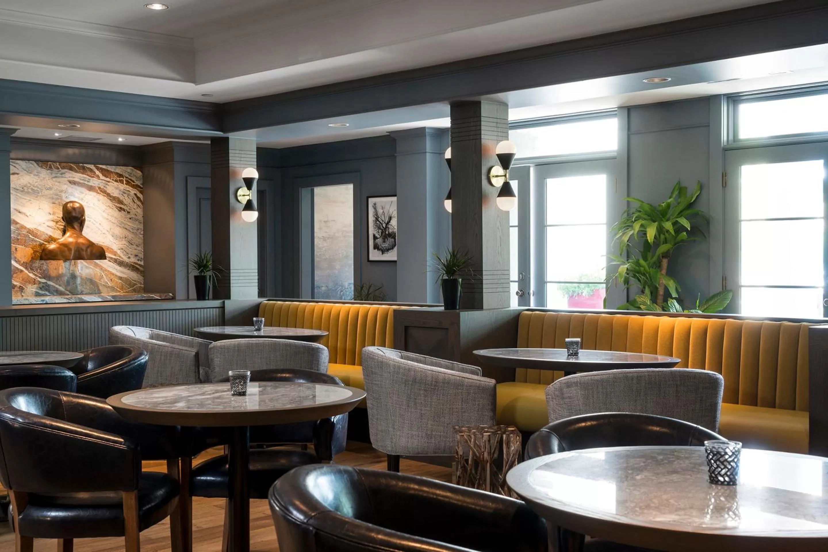 Restaurant/places to eat in Hotel Arts Kensington
