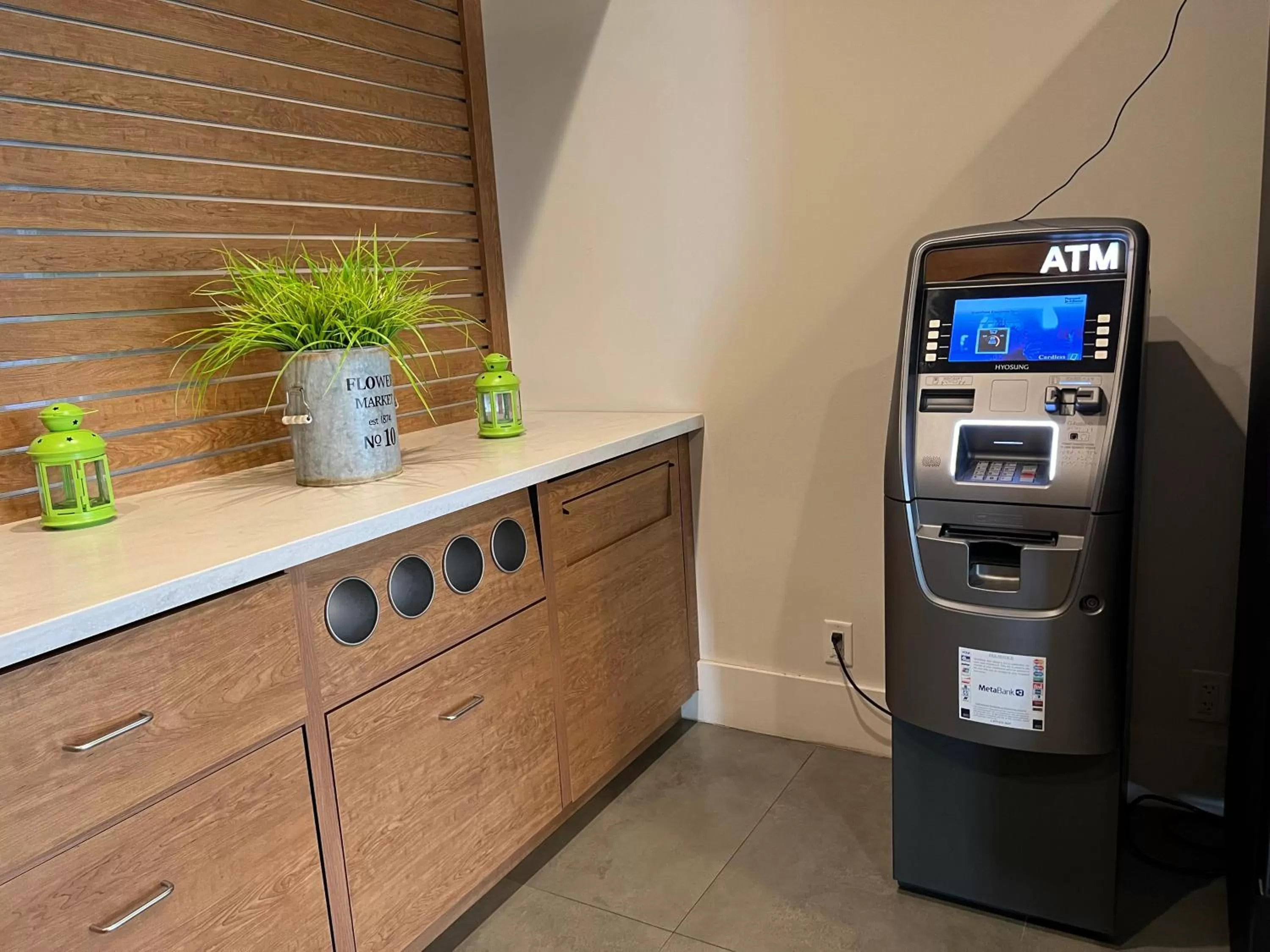 ATM in Hotel Room Near Disney 4 People