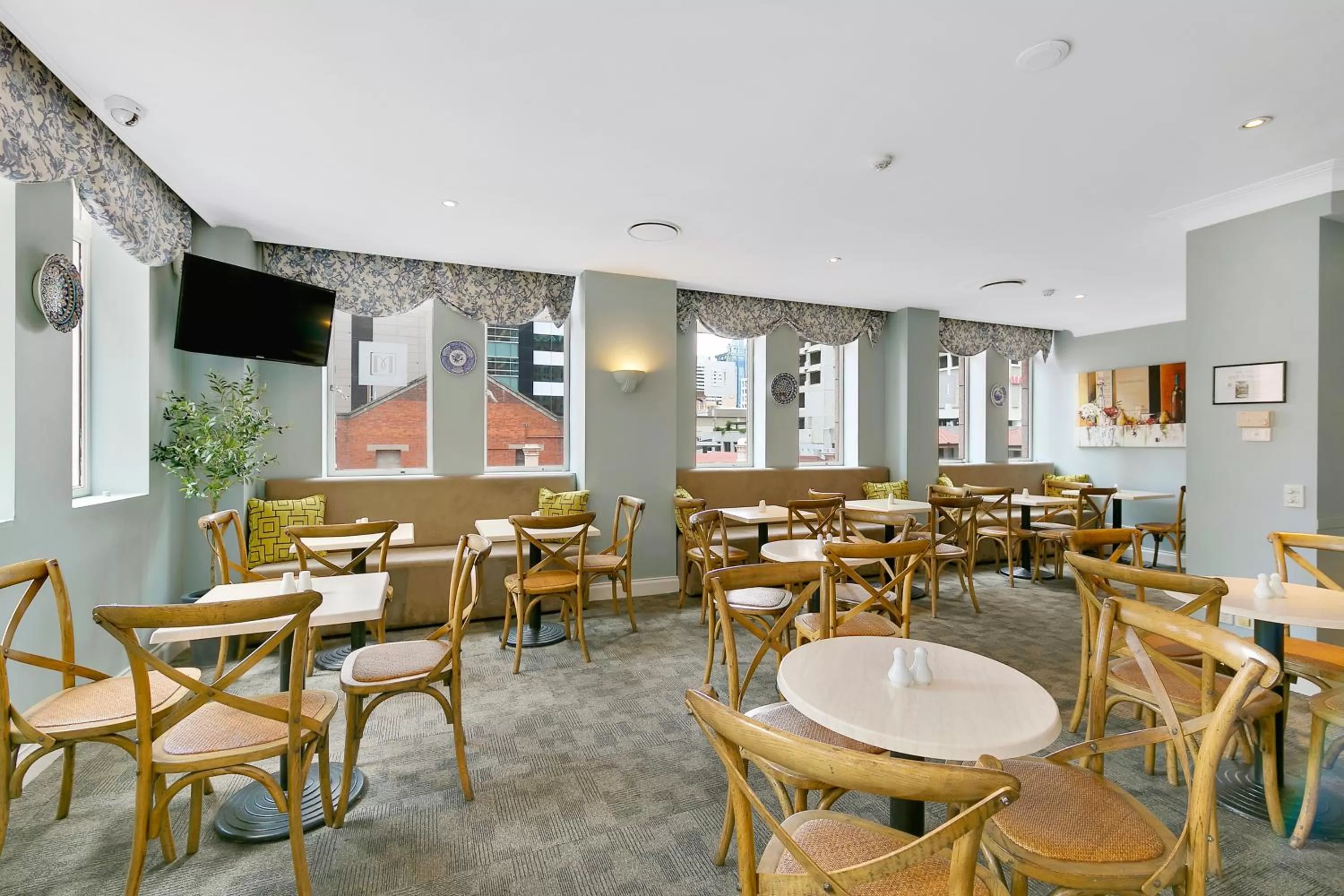 Breakfast in Manor Apartment Hotel