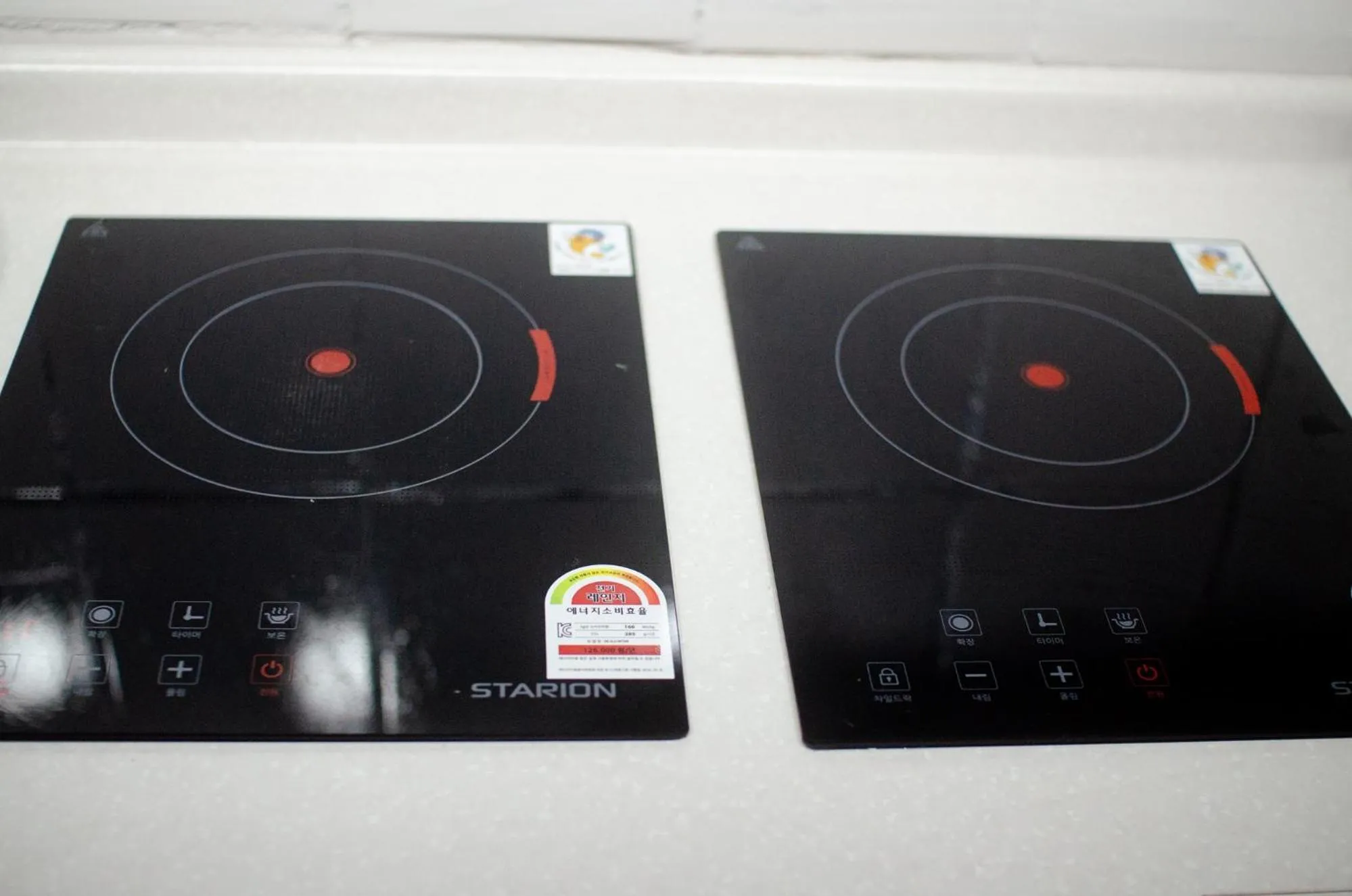 Communal kitchen in One Way Guesthouse Busan