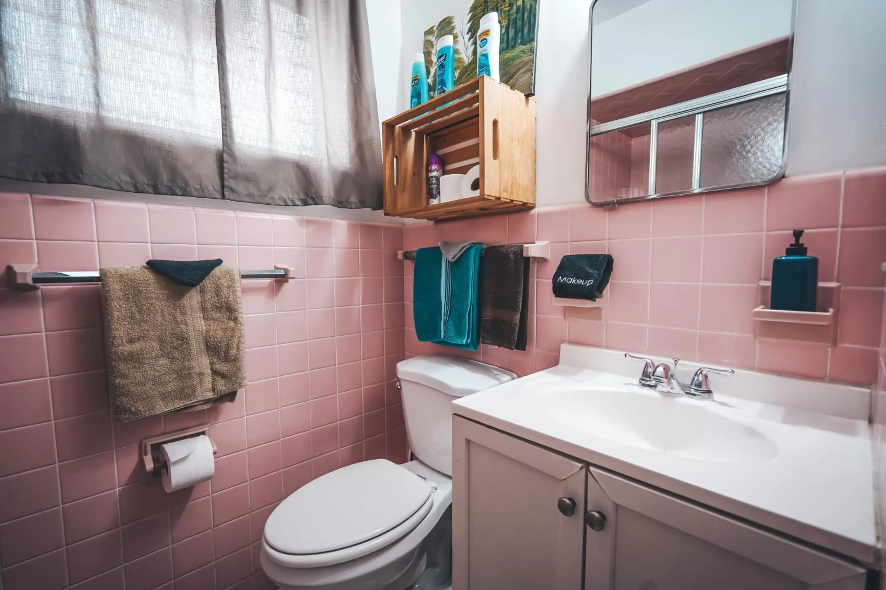 Bathroom in Hollywood Light Haven Lodge