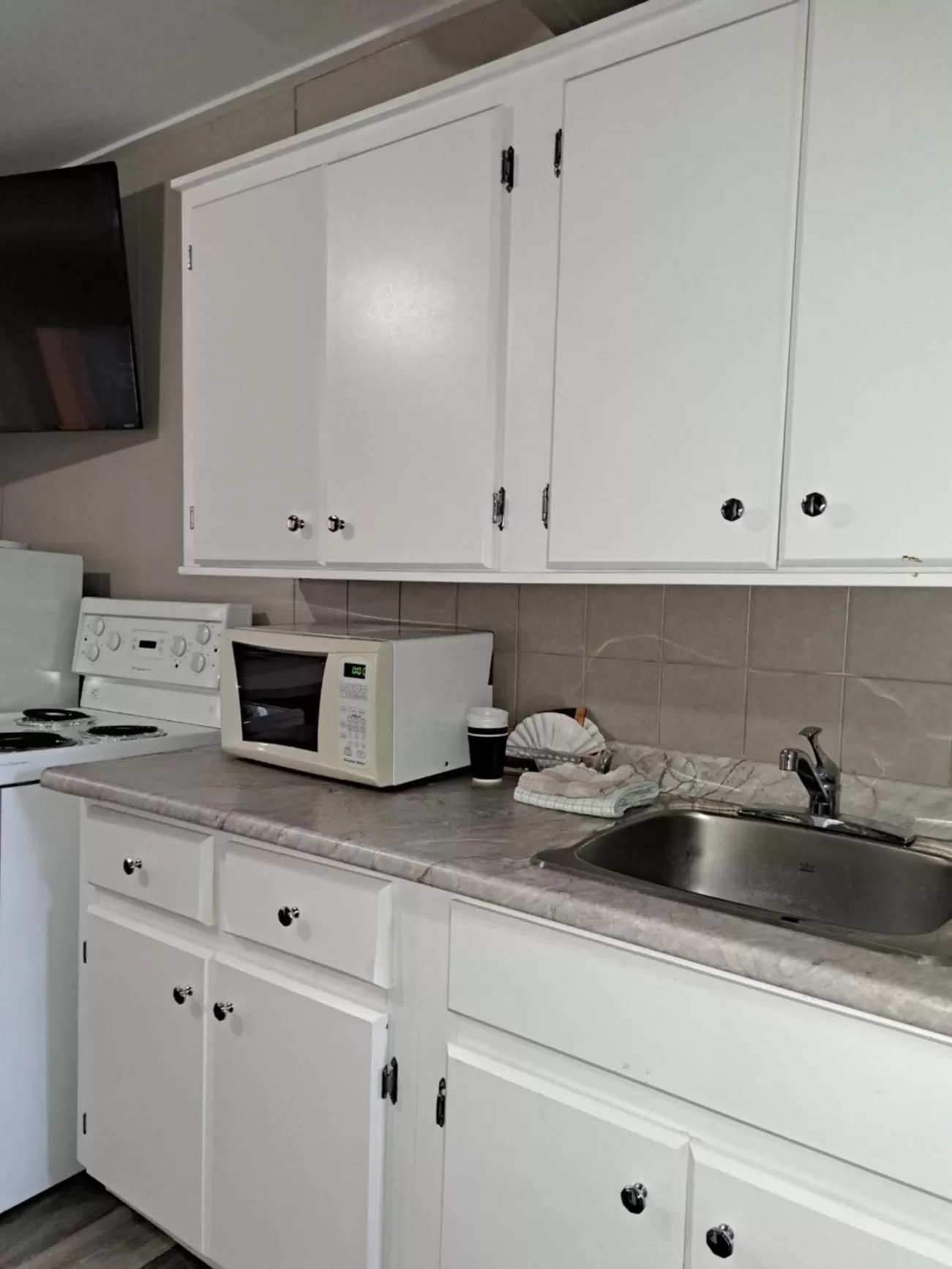 Kitchen or kitchenette in Richter Pass Beach Resort