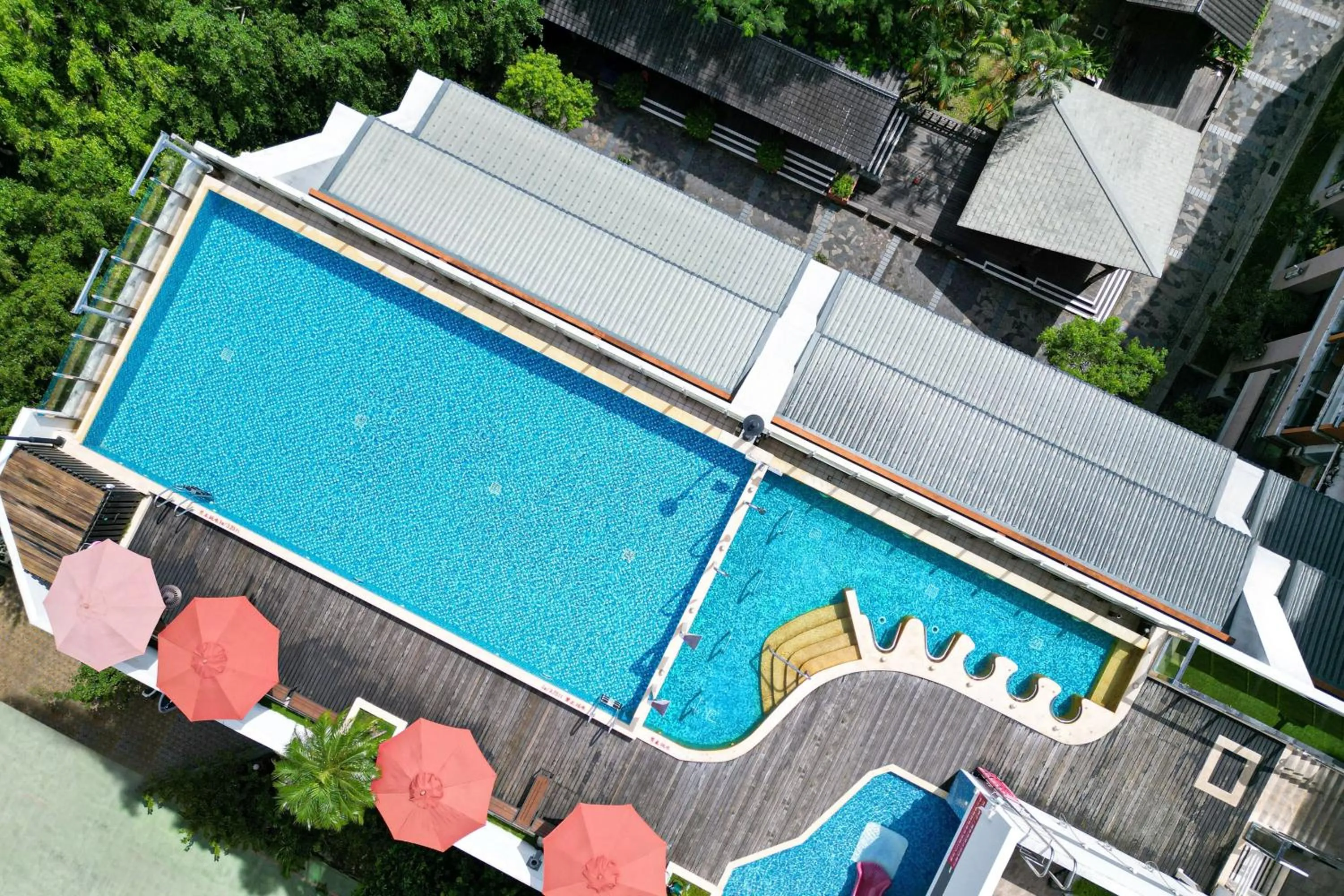 Swimming pool in Four Points by Sheraton Yilan Jiaoxi
