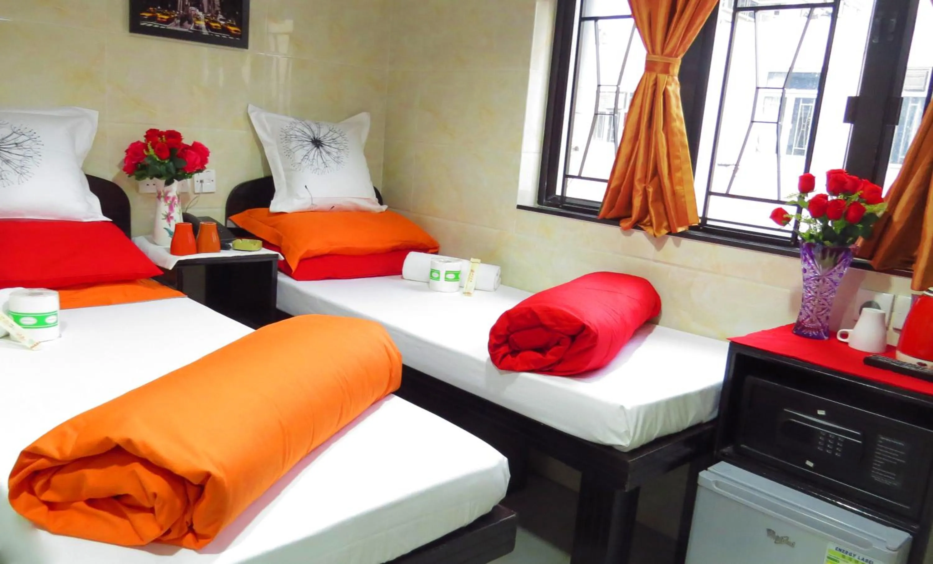 Other, Bed in Paris Guest House DHILLON HOTEL HK LTD 24 HOUR RECEPTION BLOCK D E 10F