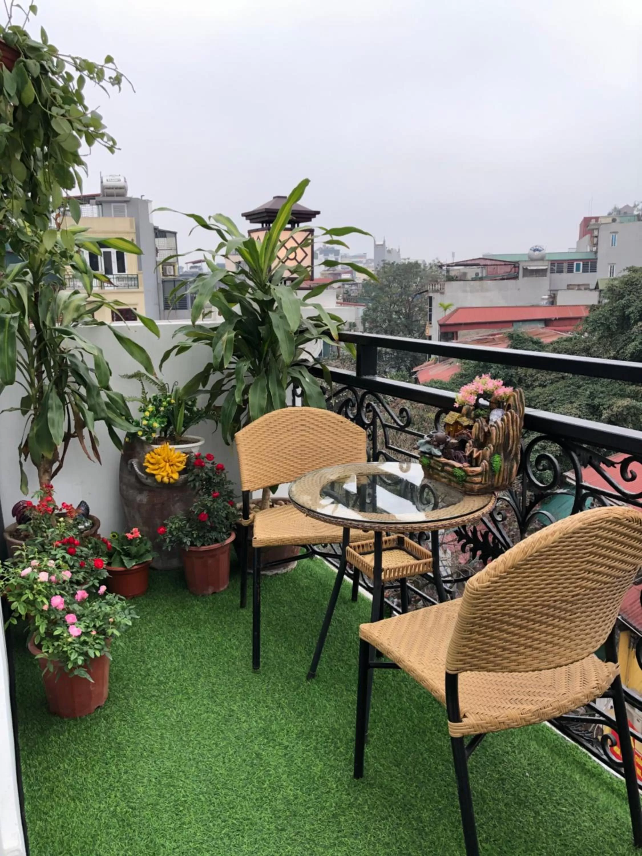 Patio in AMI Old Quarter Hotel