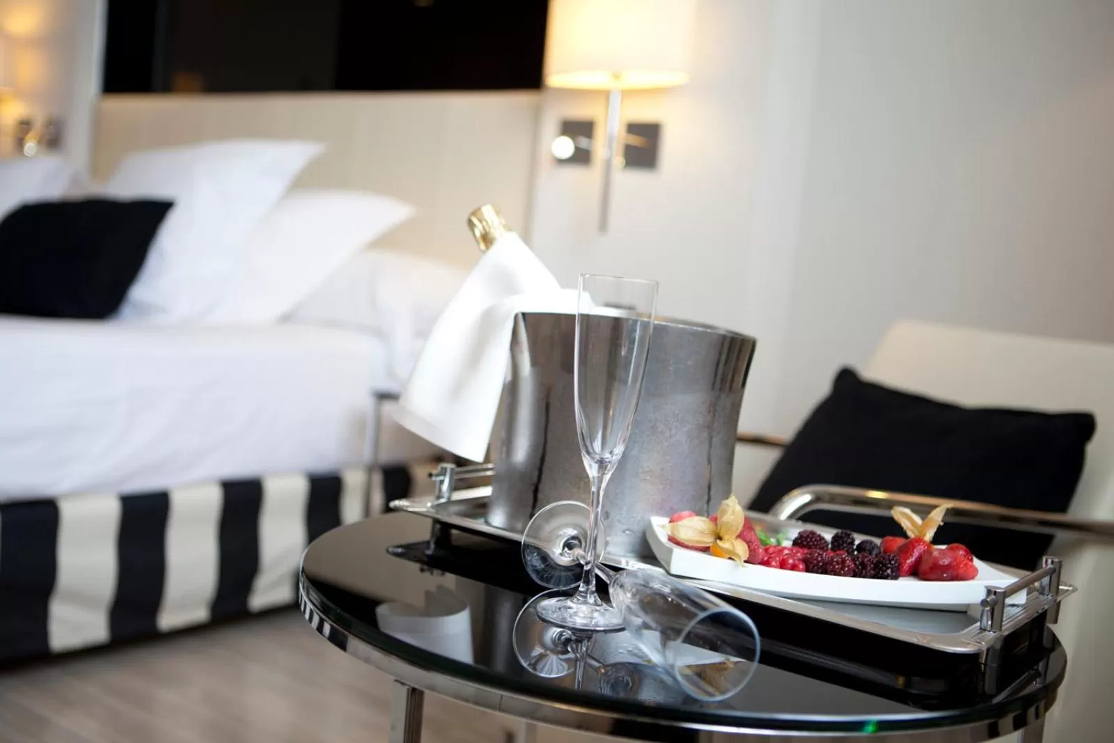 TV and multimedia, Bed in Hotel Maydrit Airport