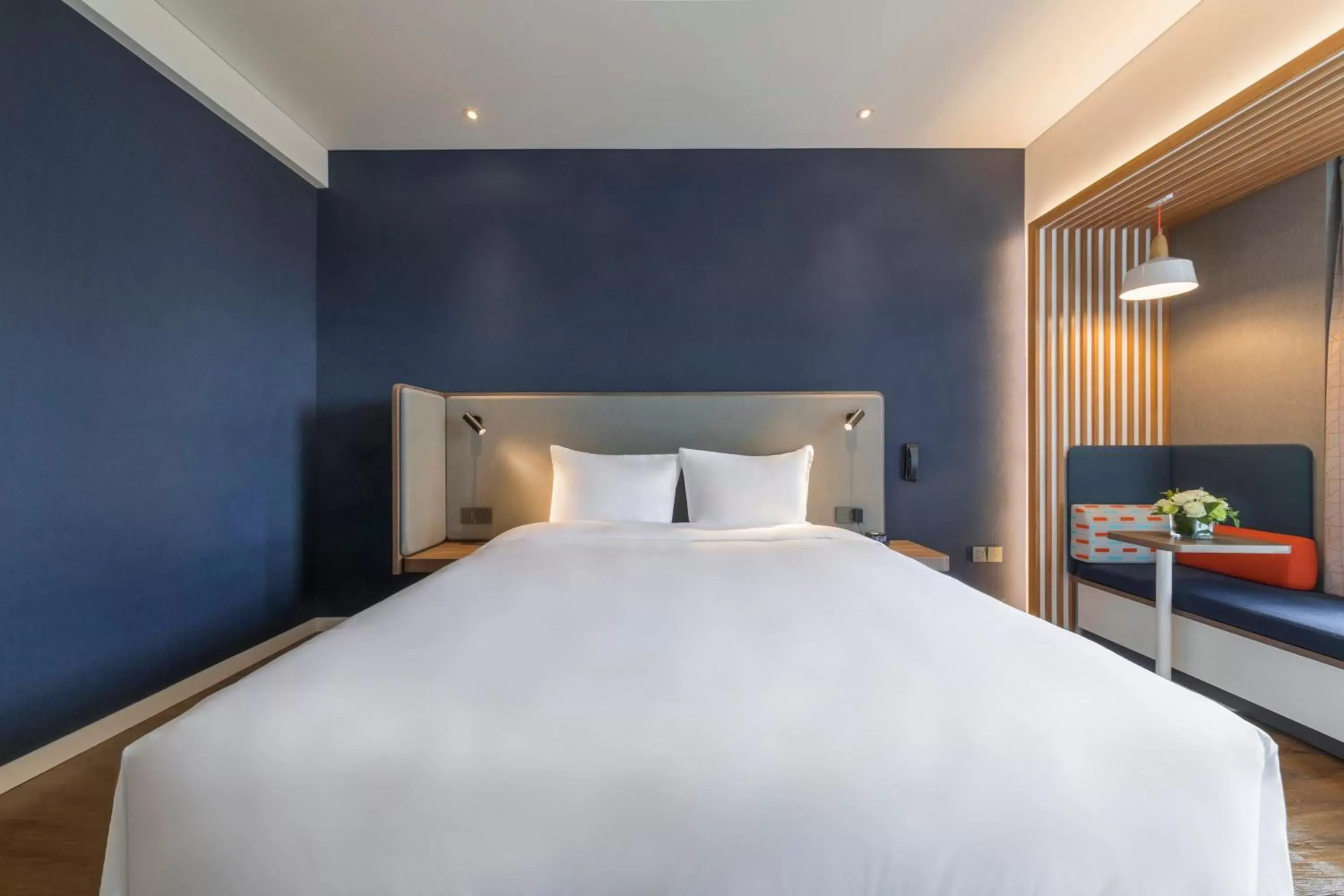 Standard King Room in Holiday Inn Express Qingdao Chengyang Central by IHG Standard King Room in Holiday Inn Express Qingdao Chengyang Central by IHG