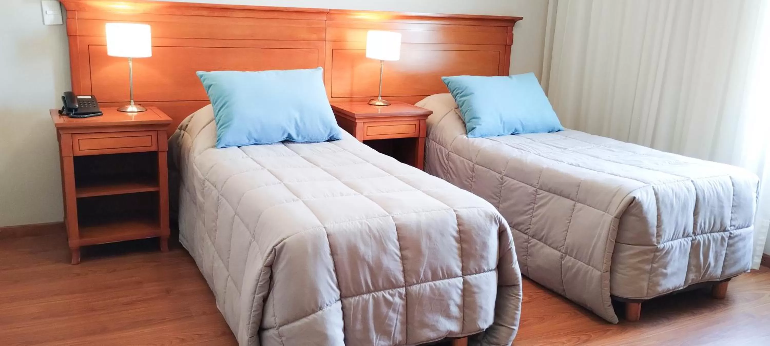 Bedroom, Bed in Yene hue