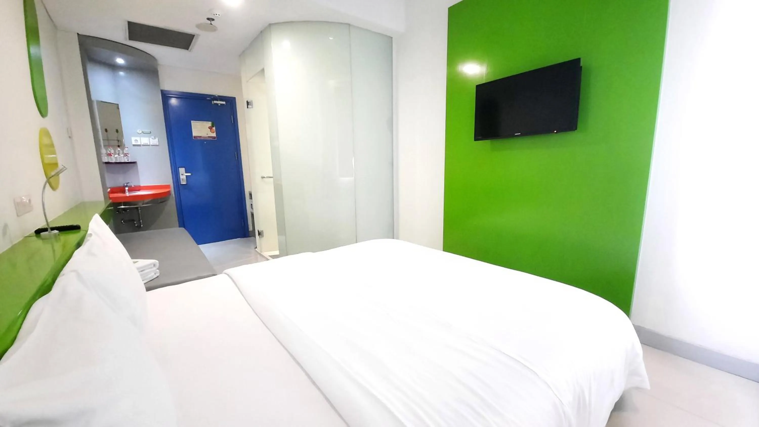 Bed in POP! Hotel Kelapa Gading
