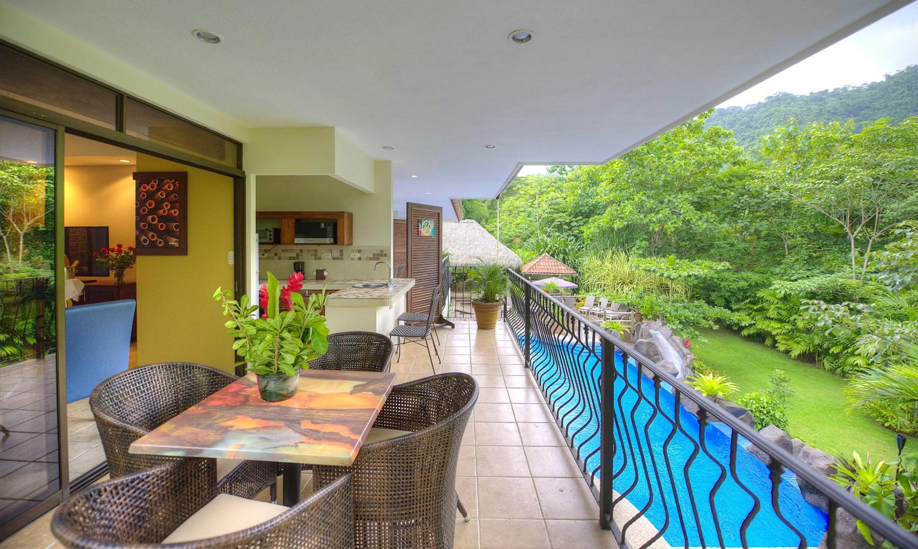 Balcony/Terrace in Pumilio Mountain & Ocean Hotel