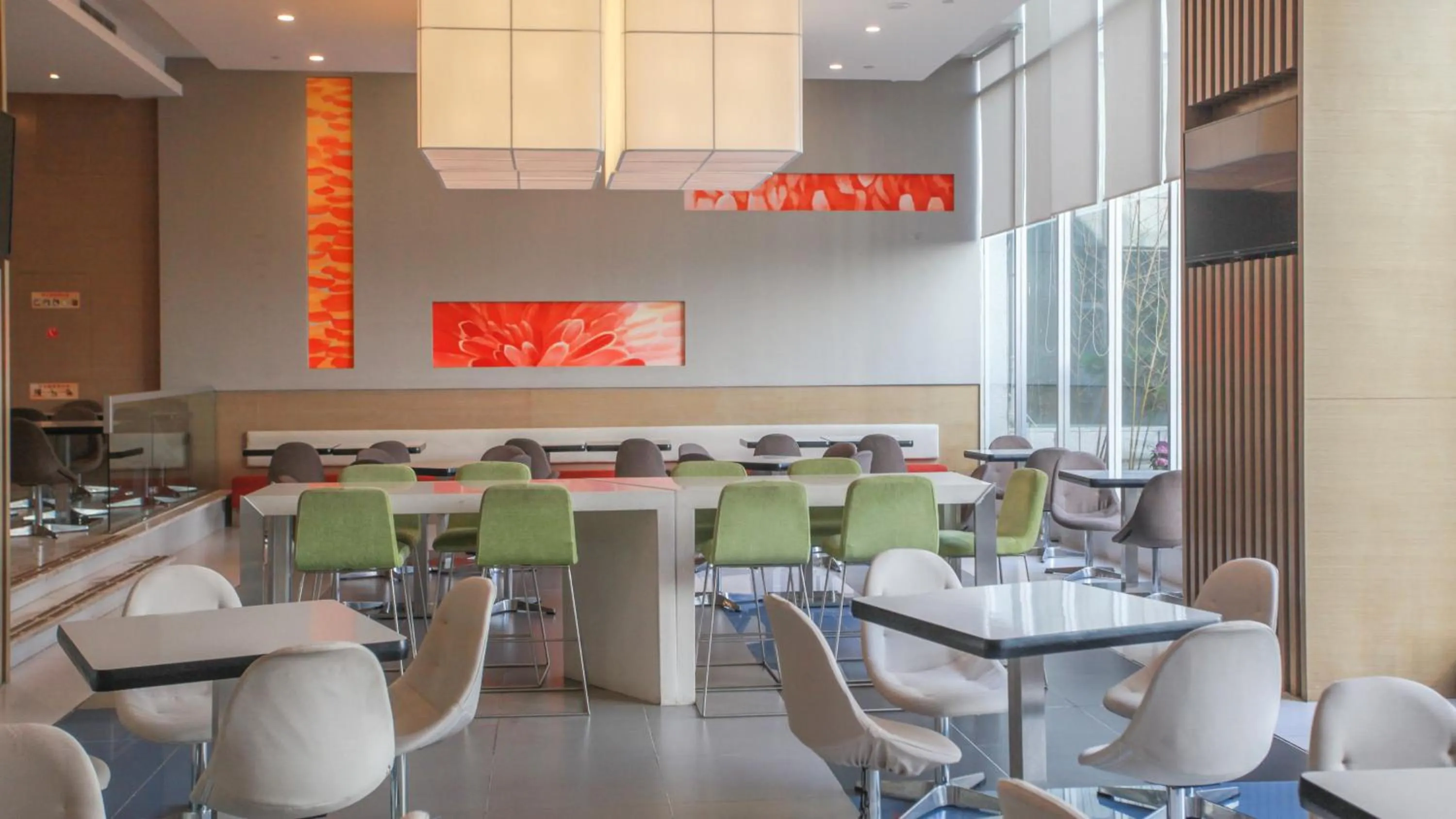 Breakfast in Holiday Inn Express Weihai Hi-Tech Zone by IHG