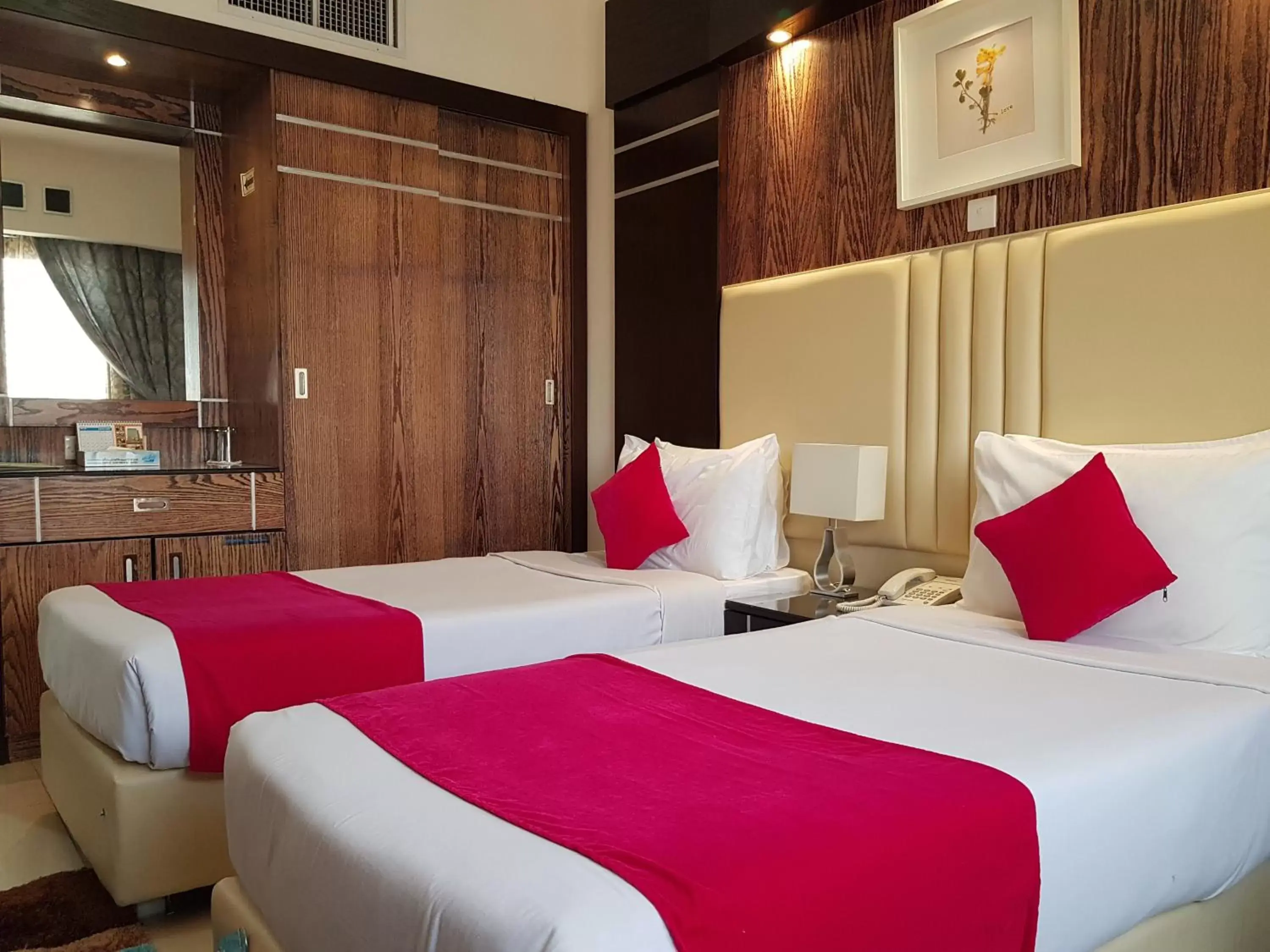 Standard Twin Room in Kuwait Continental Hotel Standard Twin Room in Kuwait Continental Hotel