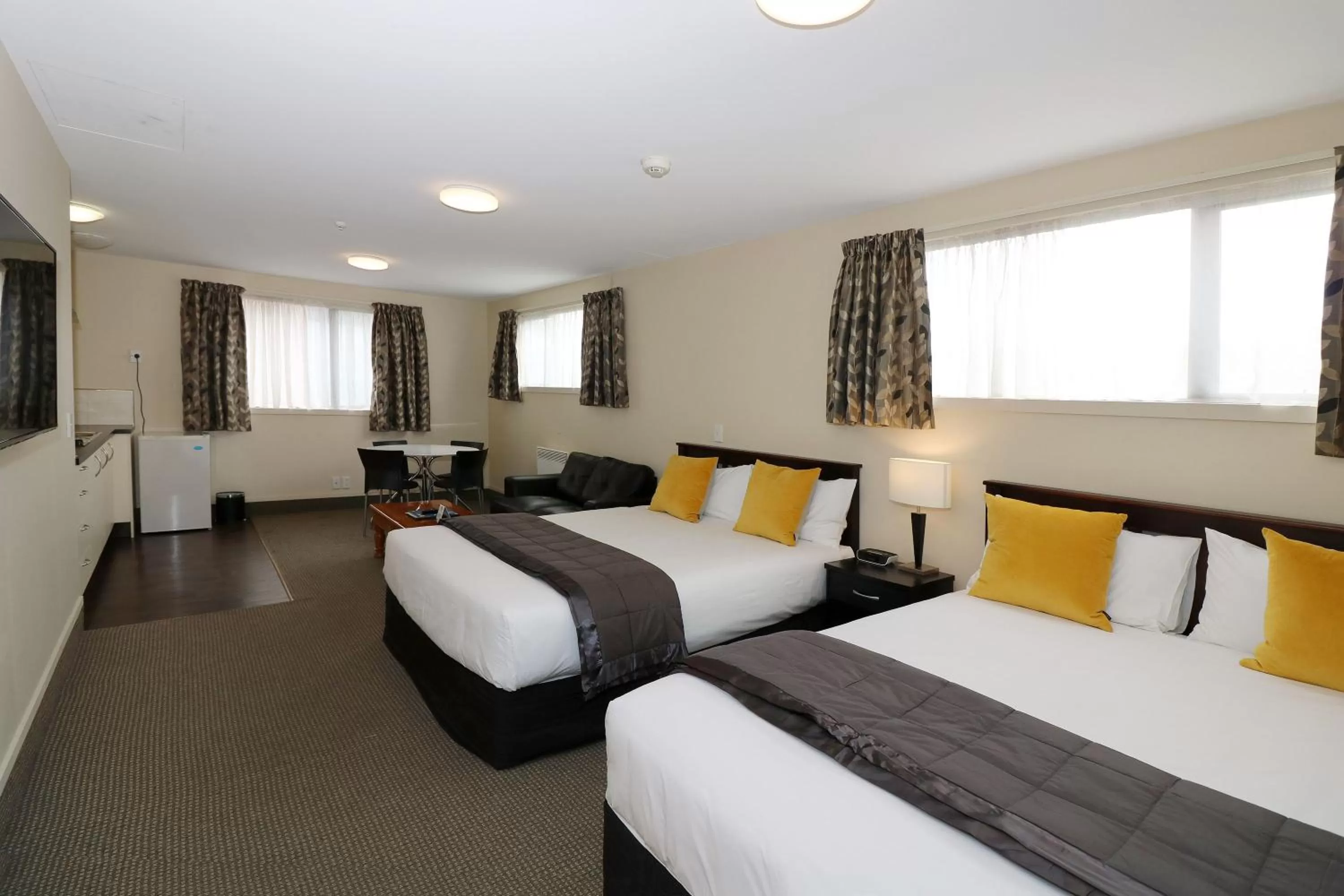 Bedroom, Bed in The Victoria Hotel Dunedin