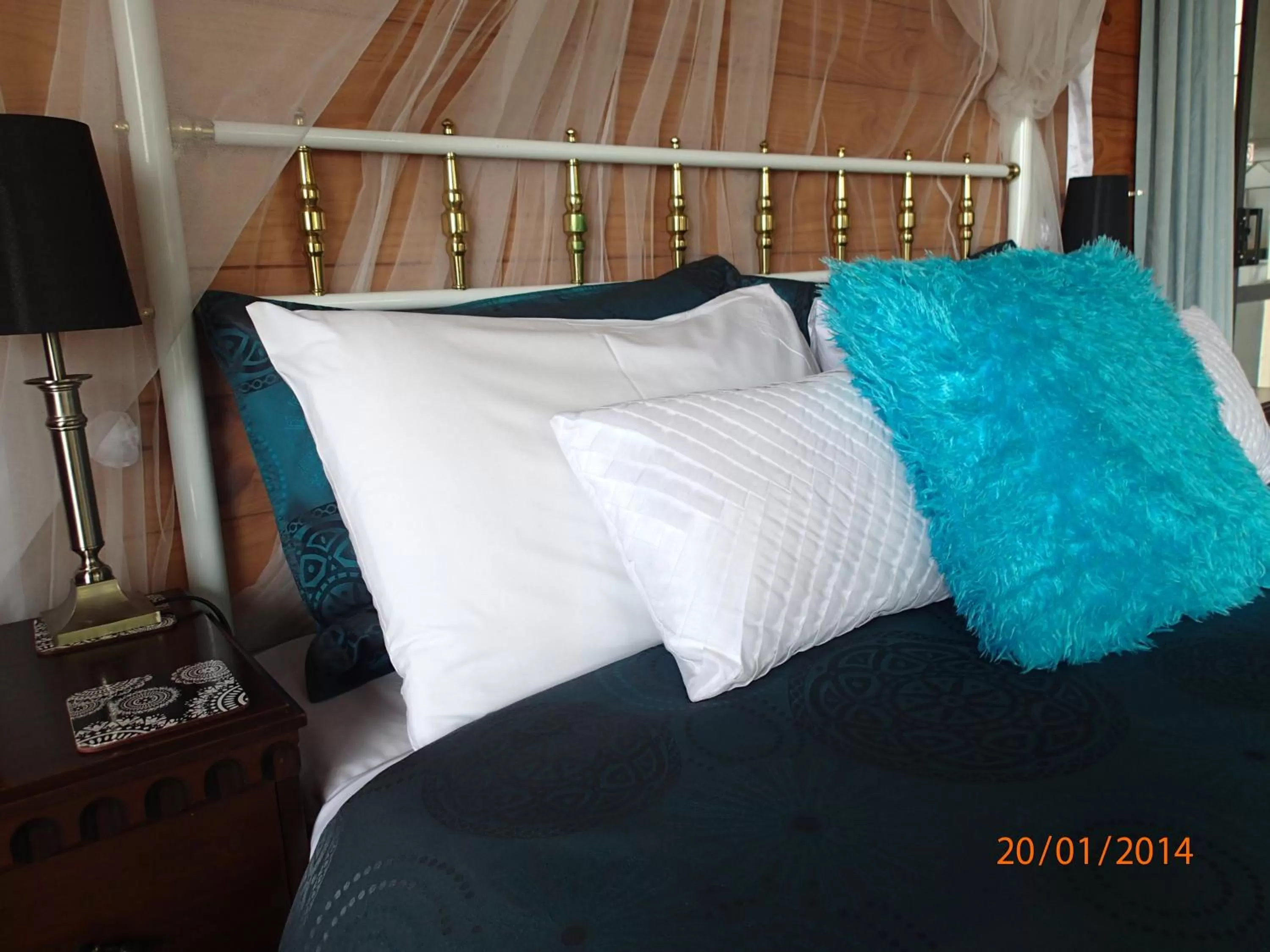 Bed in Grafton Cottage & Chalets