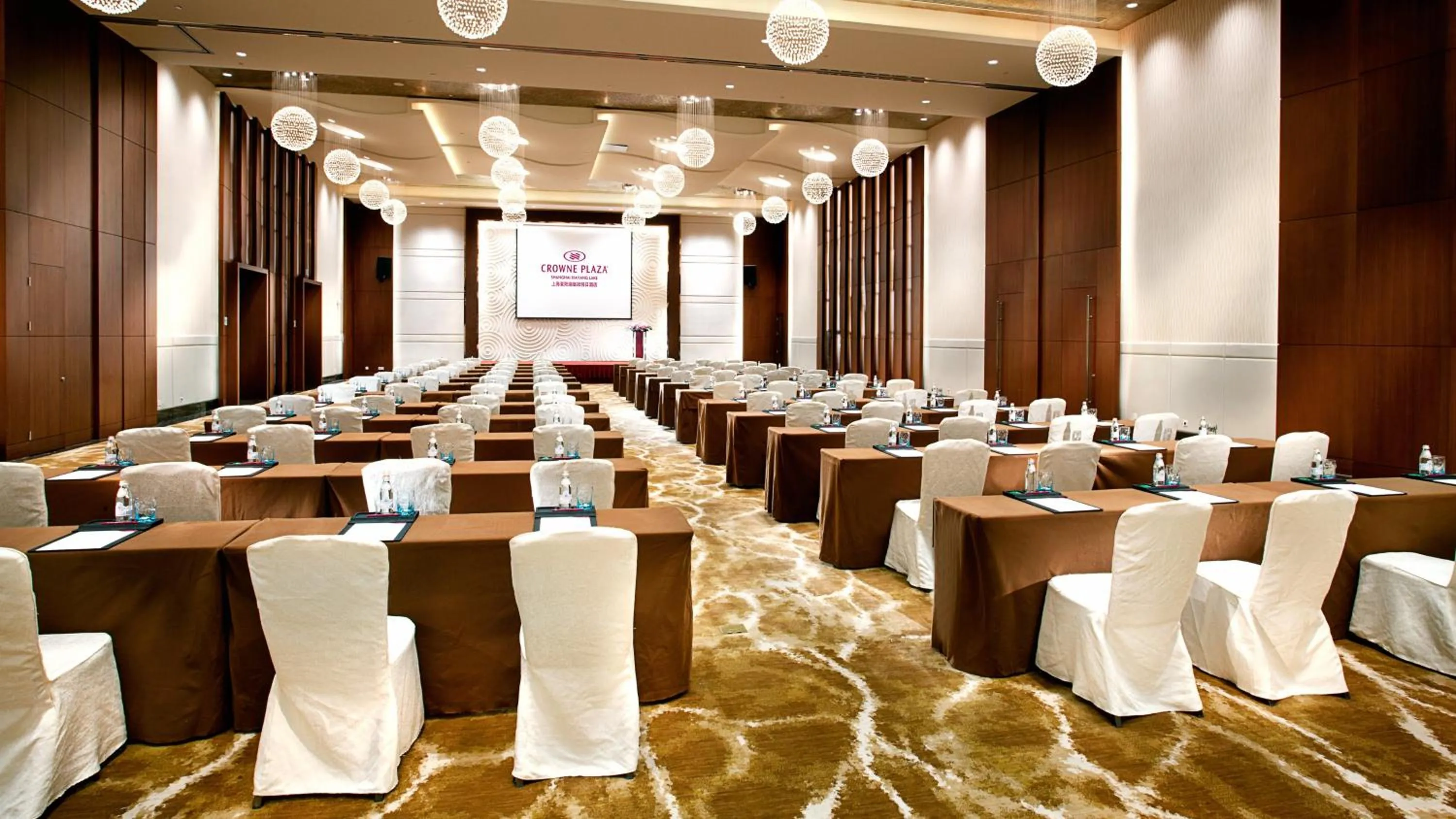 Banquet/Function facilities in Crowne Plaza Shanghai Xiayang Lake by IHG