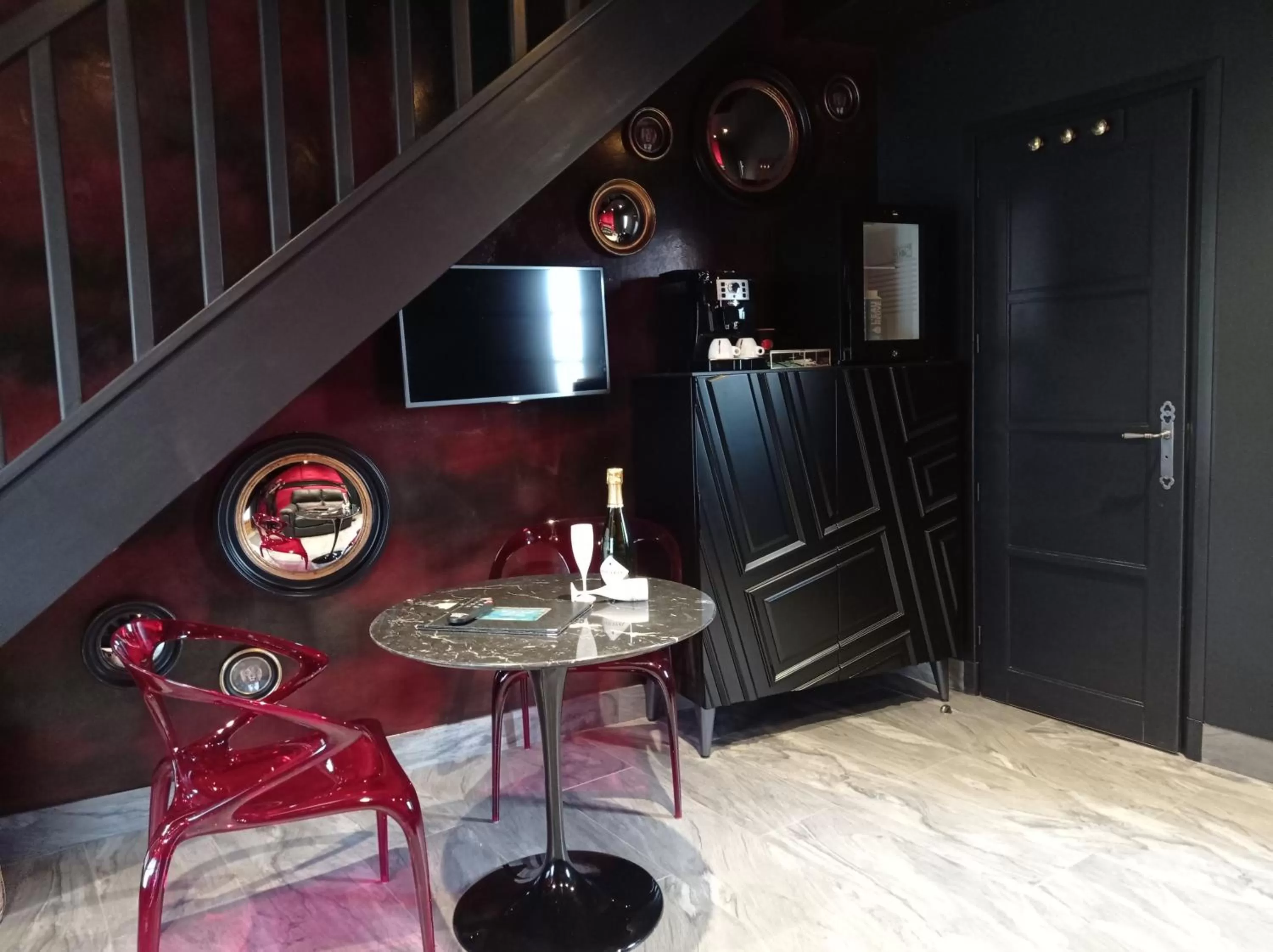 Coffee/tea facilities in Hotel et Spa Le Lion d'Or