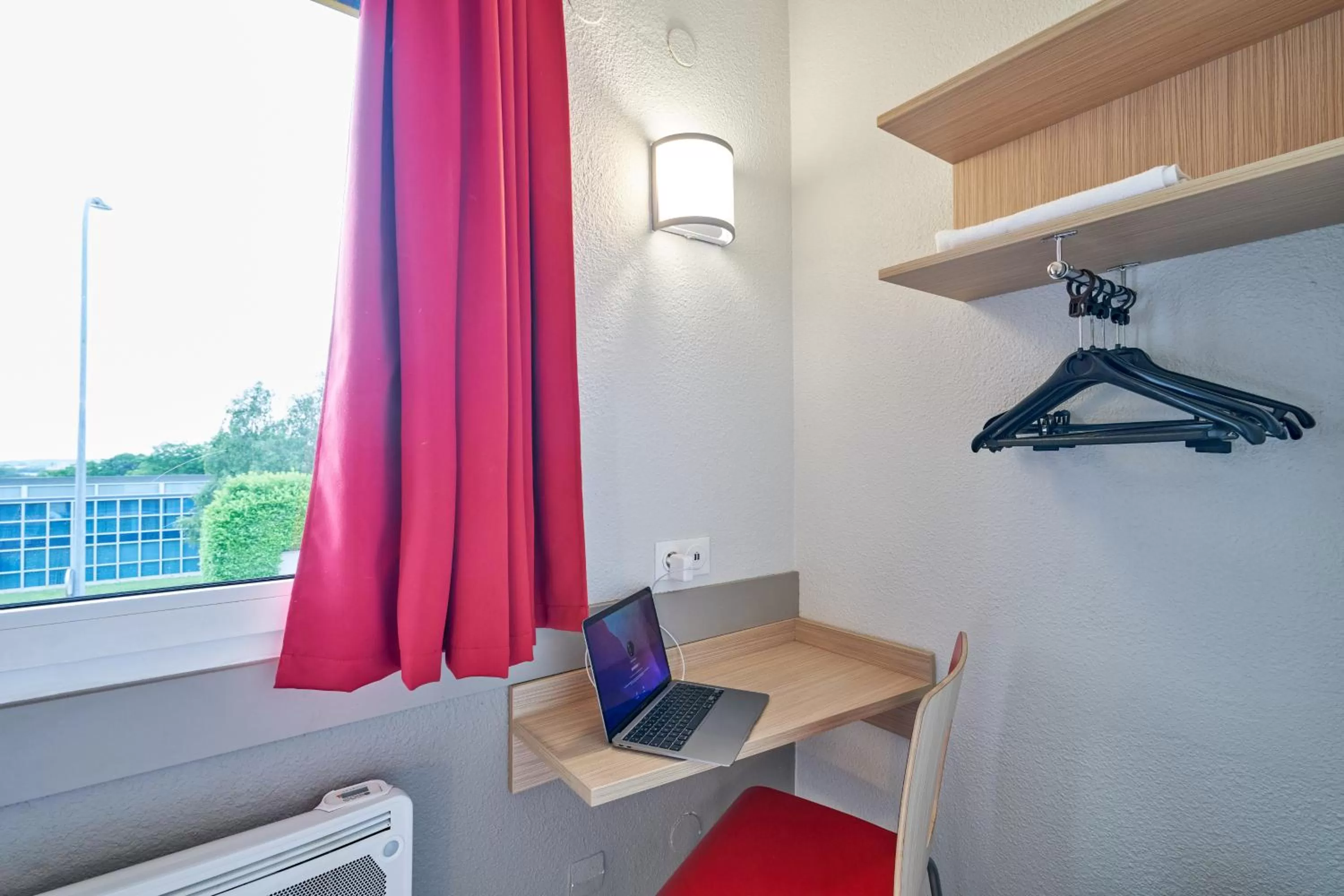 TV and multimedia, Bed in Premiere Classe Nancy Sud - Ludres